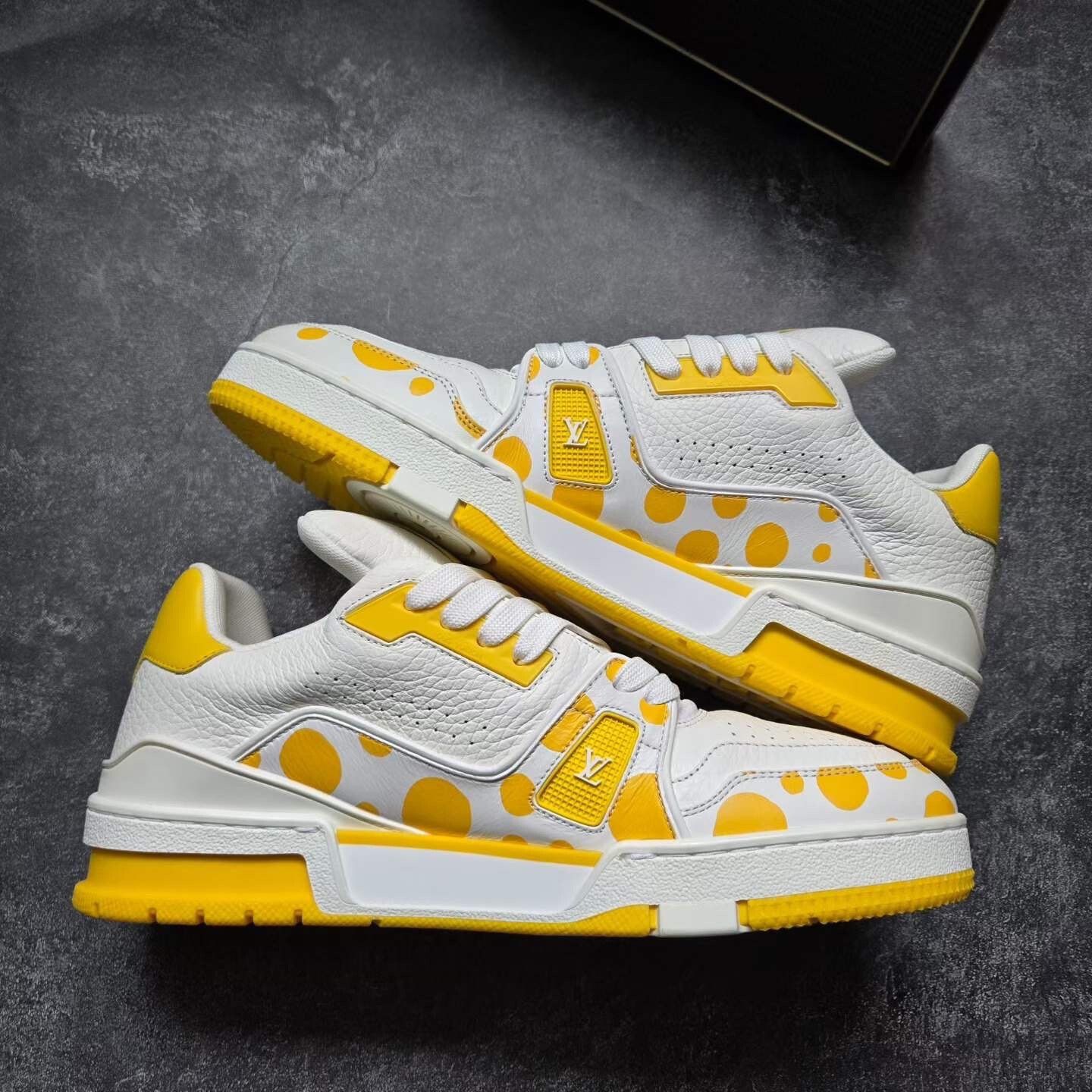Louis Vuitton Louis Vuitton Training Yellow Lowtop Sneakers 9 Men Size US 9 / EU 42 - 9 Thumbnail