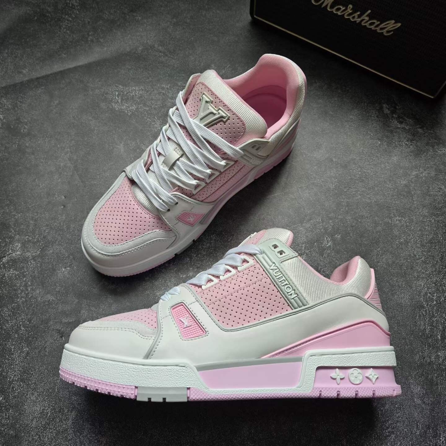 Louis Vuitton Louis Vuitton Training White Lowtop Sneakers us_7-5 Women Size US 7.5 / IT 37.5 - 4 Thumbnail