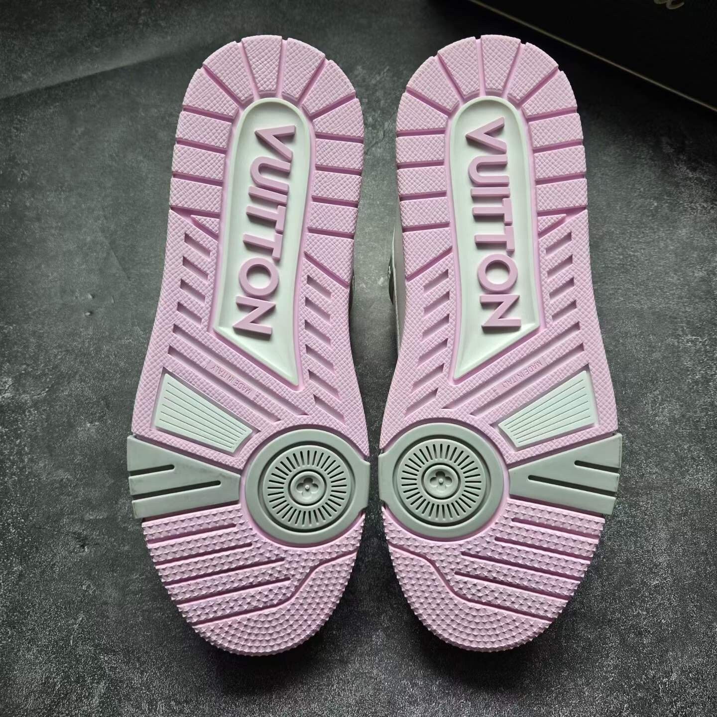 Louis Vuitton Louis Vuitton Training White Lowtop Sneakers us_7-5 Women Size US 7.5 / IT 37.5 - 7 Thumbnail