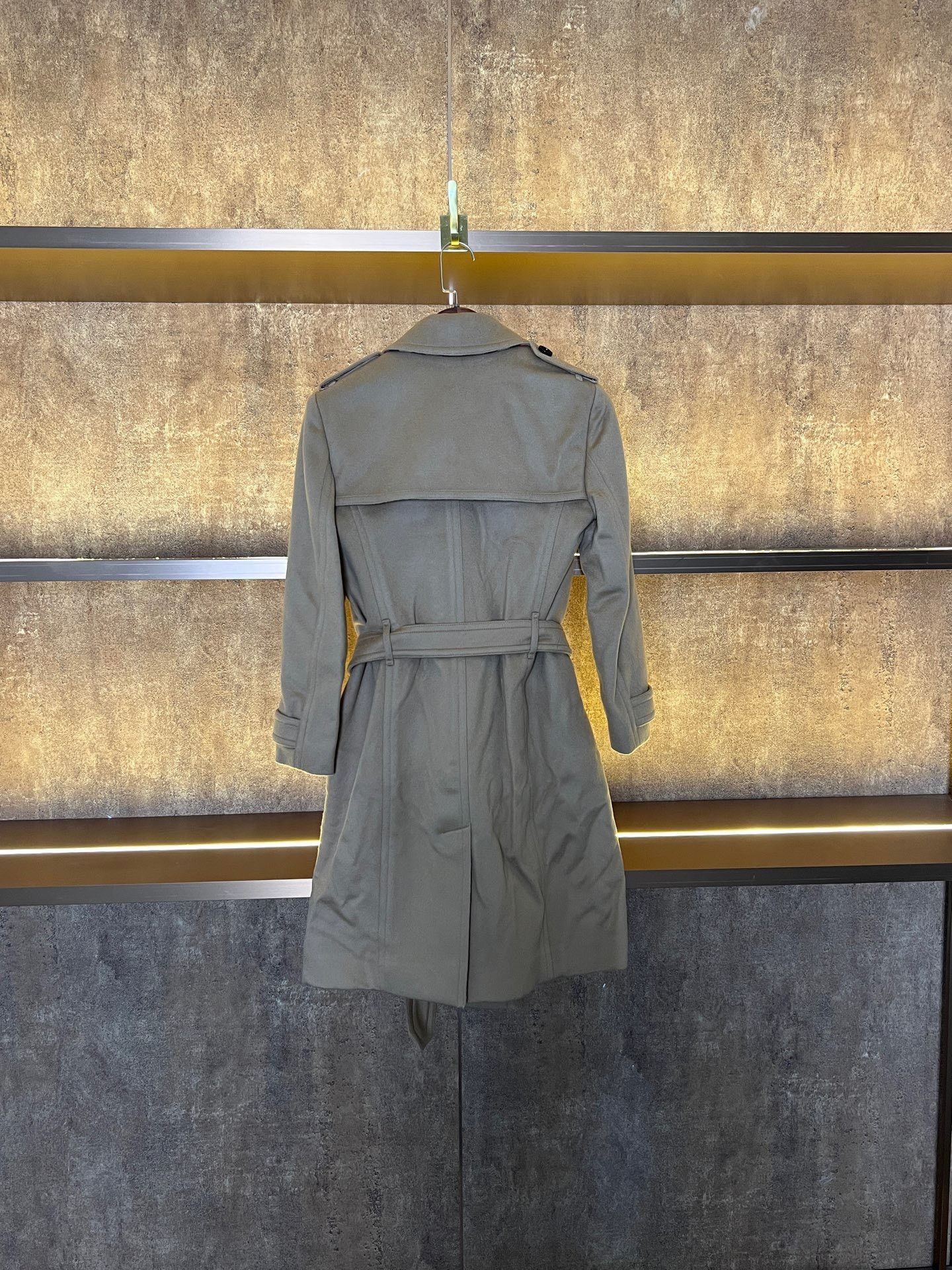 Burberry Burberry Coat M Women Size M / US 6-8 / IT 42-44 - 2 Thumbnail