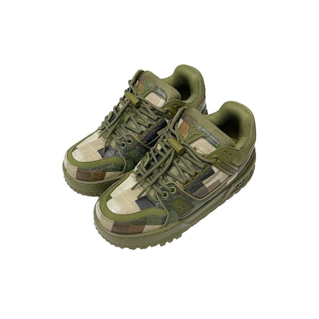 Louis Vuitton Louis Vuitton Camo Lowtop Sneakers us_6 Women Size US 6 / IT 36 - 3 Thumbnail