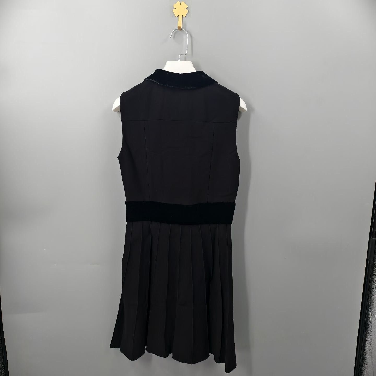 Miu Miu Miu Miu Velvet Black T-Shirt M Women Size M / US 6-8 / IT 42-44 - 2 Thumbnail