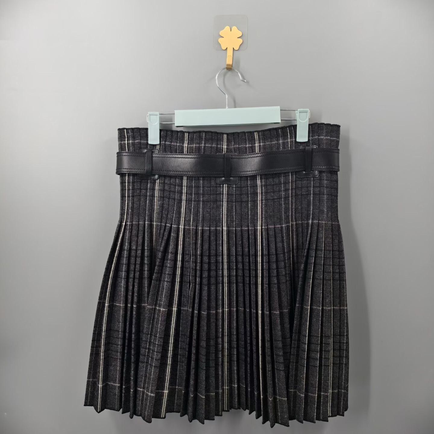 Dior Dior Wool Plaid Black Skirt 28 Women Size 28" / US 6 / IT 42 - 2 Thumbnail