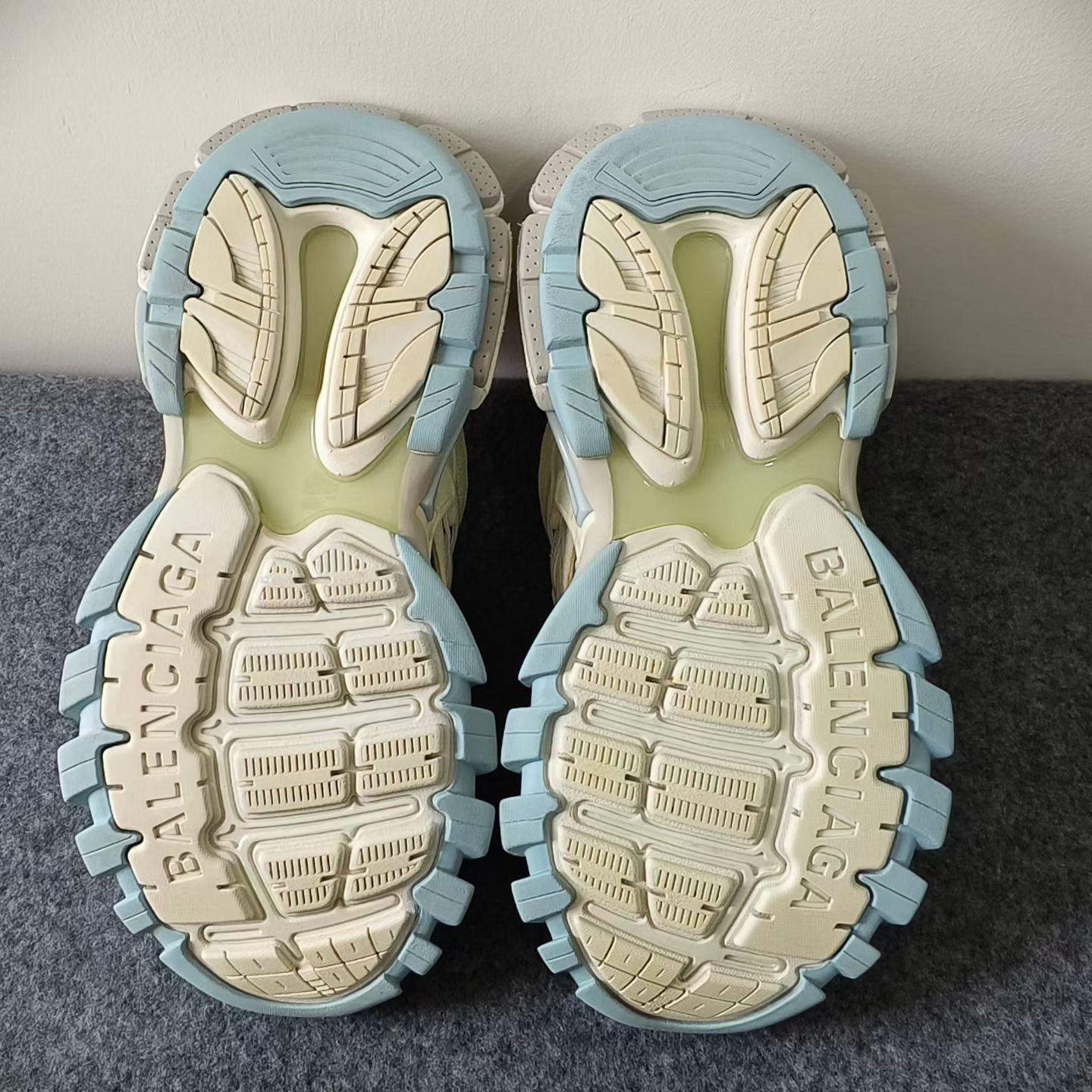 Balenciaga Balenciaga Blue Lowtop Sneakers us_6-5 Women Size US 6.5 / IT 36.5 - 5 Thumbnail