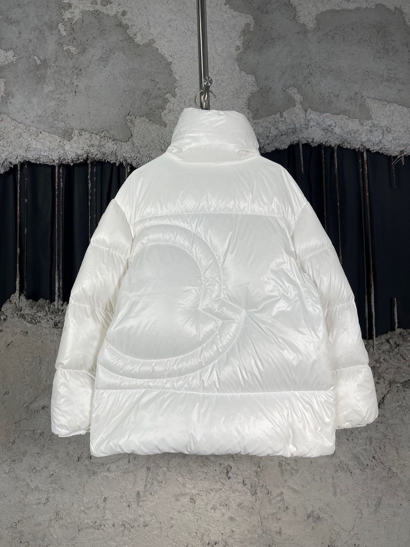 Moncler Moncler Down Down Jacket S Women Size S / US 4 / IT 40 - 2 Thumbnail
