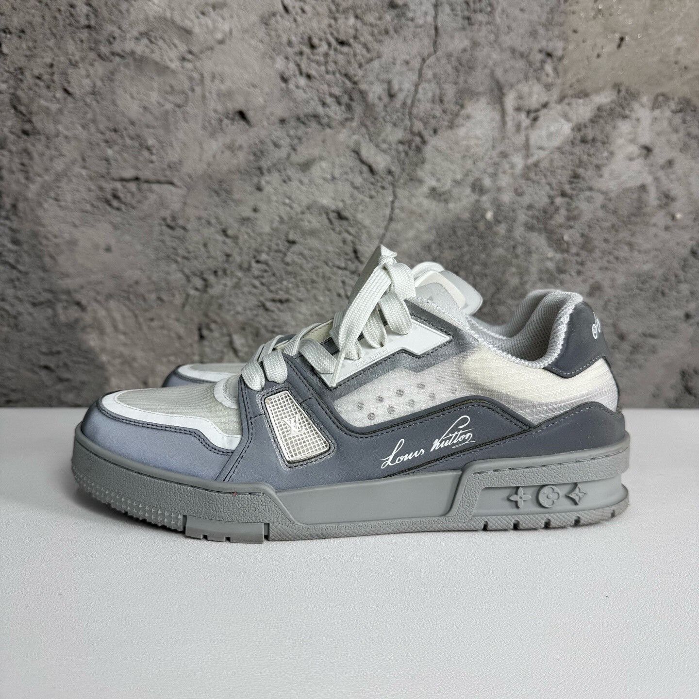 Louis Vuitton Louis Vuitton Training Lowtop Sneakers 10 Men Size US 10 / EU 43 - 2 Thumbnail