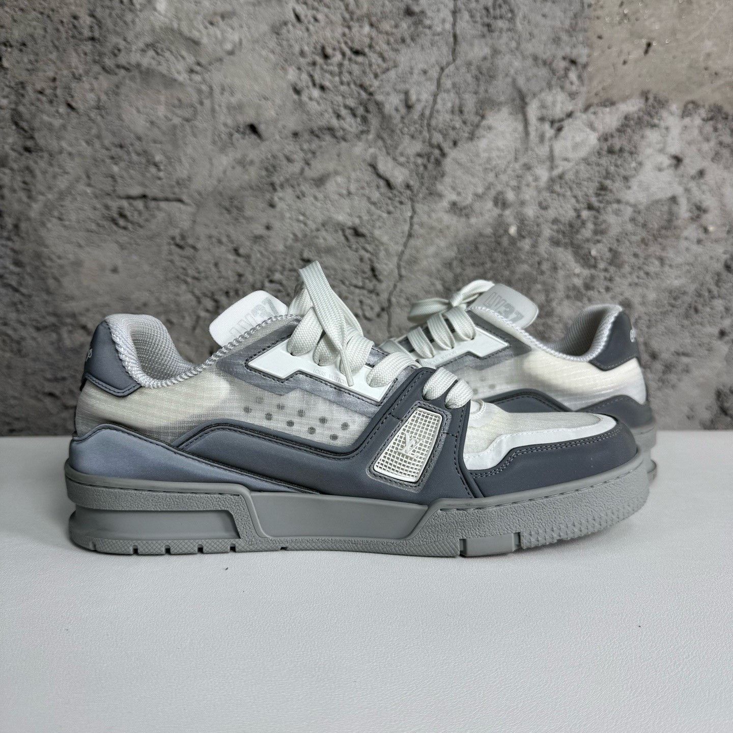 Louis Vuitton Louis Vuitton Training Lowtop Sneakers 10 Men Size US 10 / EU 43 - 4 Thumbnail