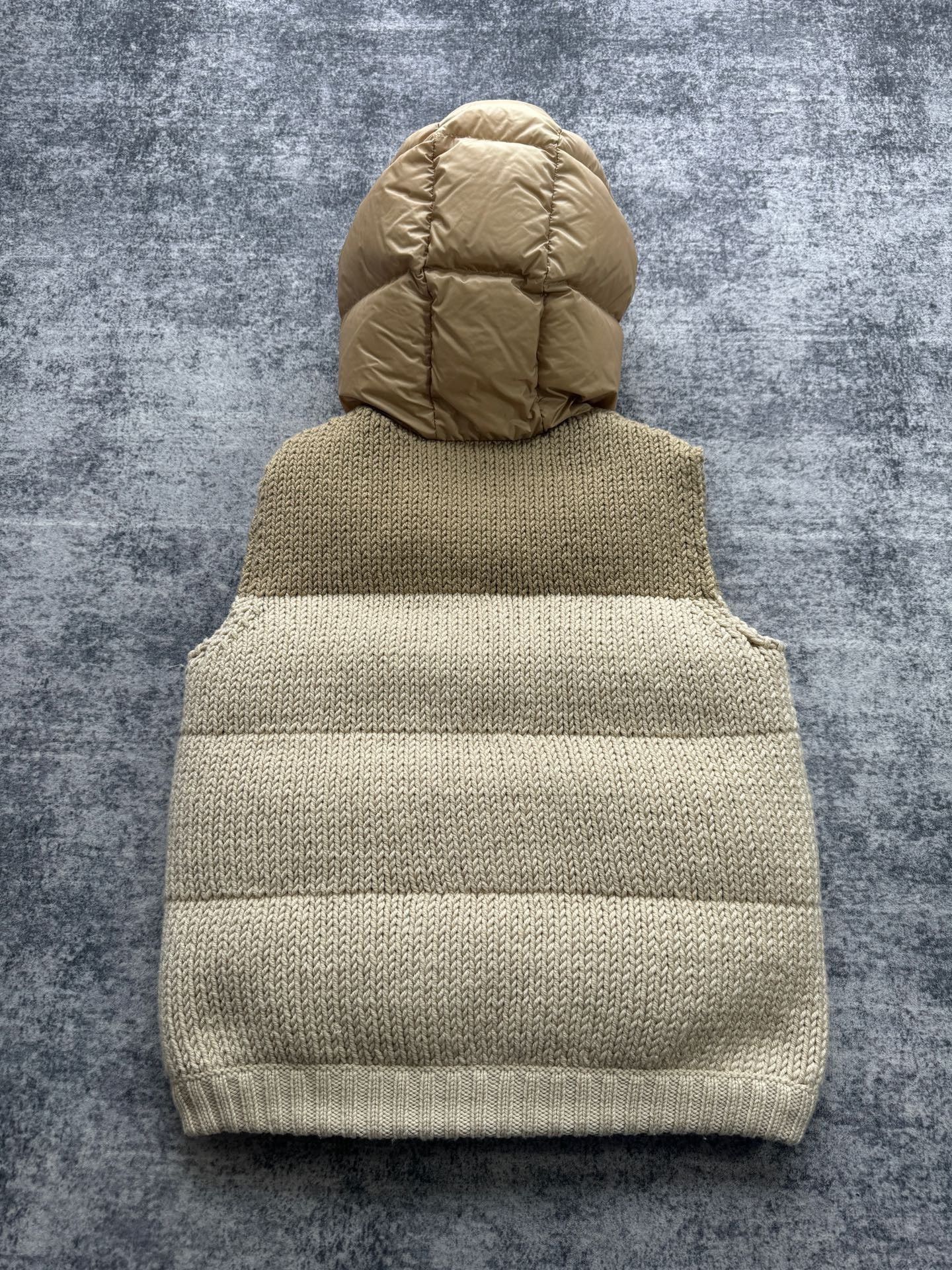Moncler Moncler Knit Wool Beige Tank Top S Women Size S / US 4 / IT 40 - 2 Thumbnail