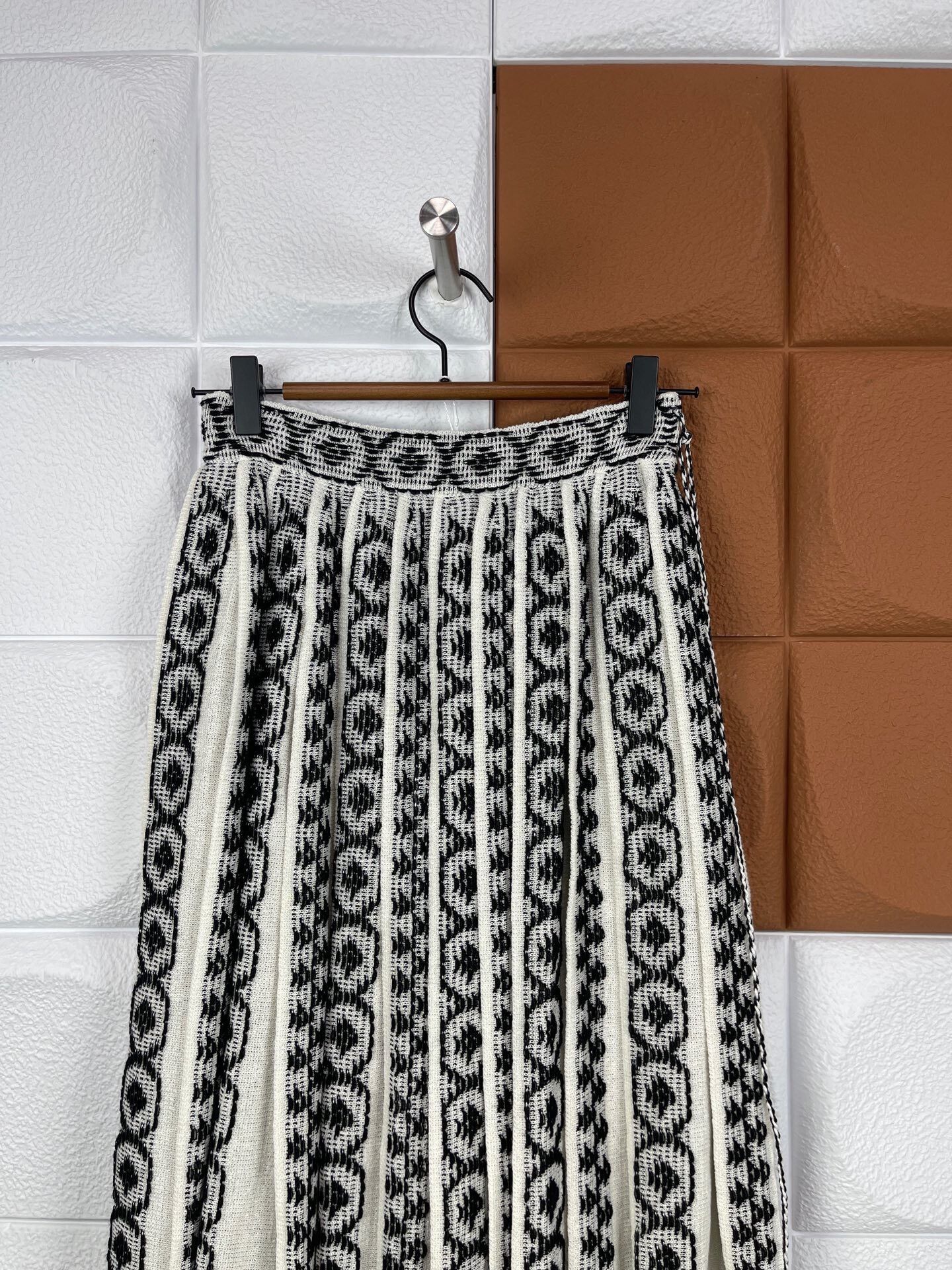 Dior Dior Skirt 34 Women Size 34" / US 12 / IT 48 - 2 Thumbnail