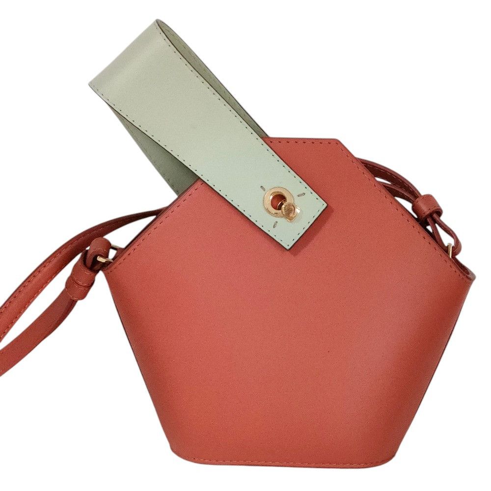Other Other Dance Lente Leather Bucket Bag Leather Shoulder Bag DUTY FREE for USA Size ONE SIZE - 2 Thumbnail