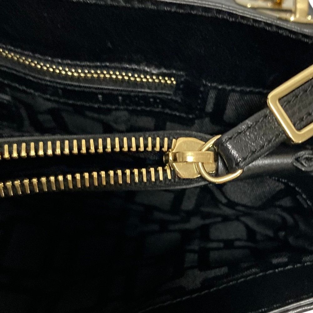 Roger Vivier Roger Vivier Roger Vivier Leather Shoulder Bag Leather Shoulder Bag DUTY FREE for USA Size ONE SIZE - 11 Thumbnail