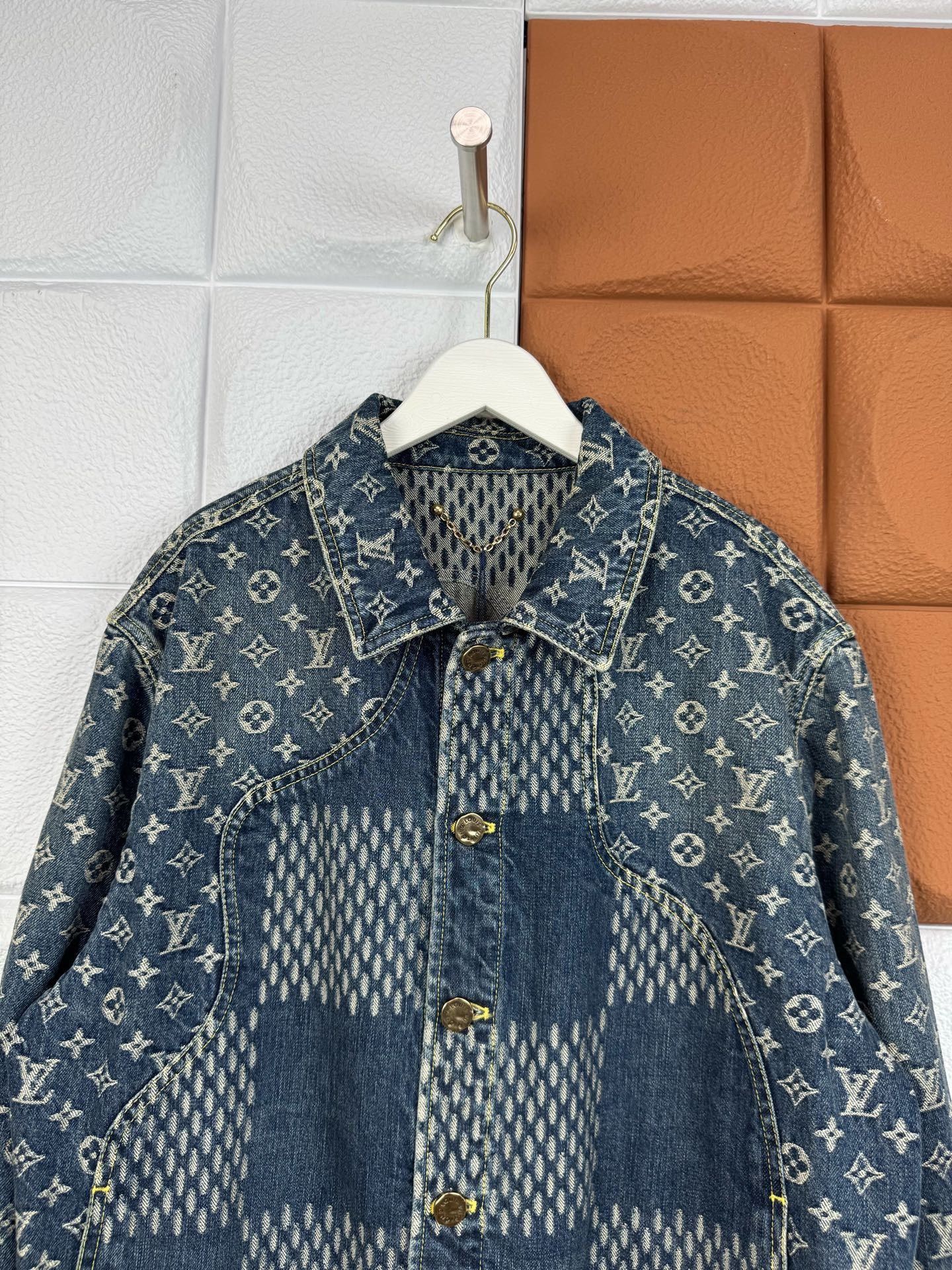 Louis Vuitton Louis Vuitton Blue Light Jacket xs Men Size US XS / EU 42 / 0 - 3 Thumbnail