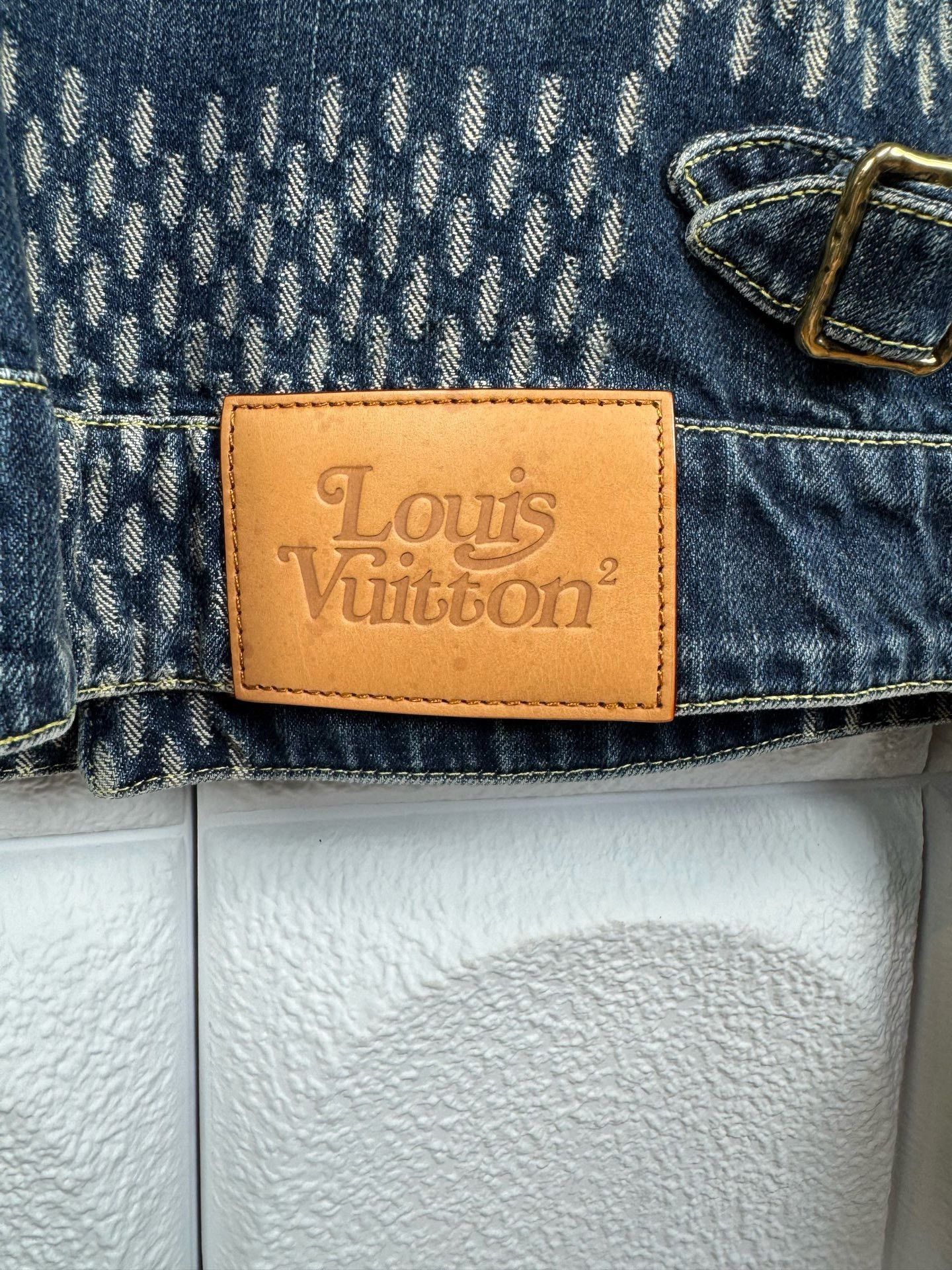 Louis Vuitton Louis Vuitton Blue Light Jacket xs Men Size US XS / EU 42 / 0 - 5 Thumbnail