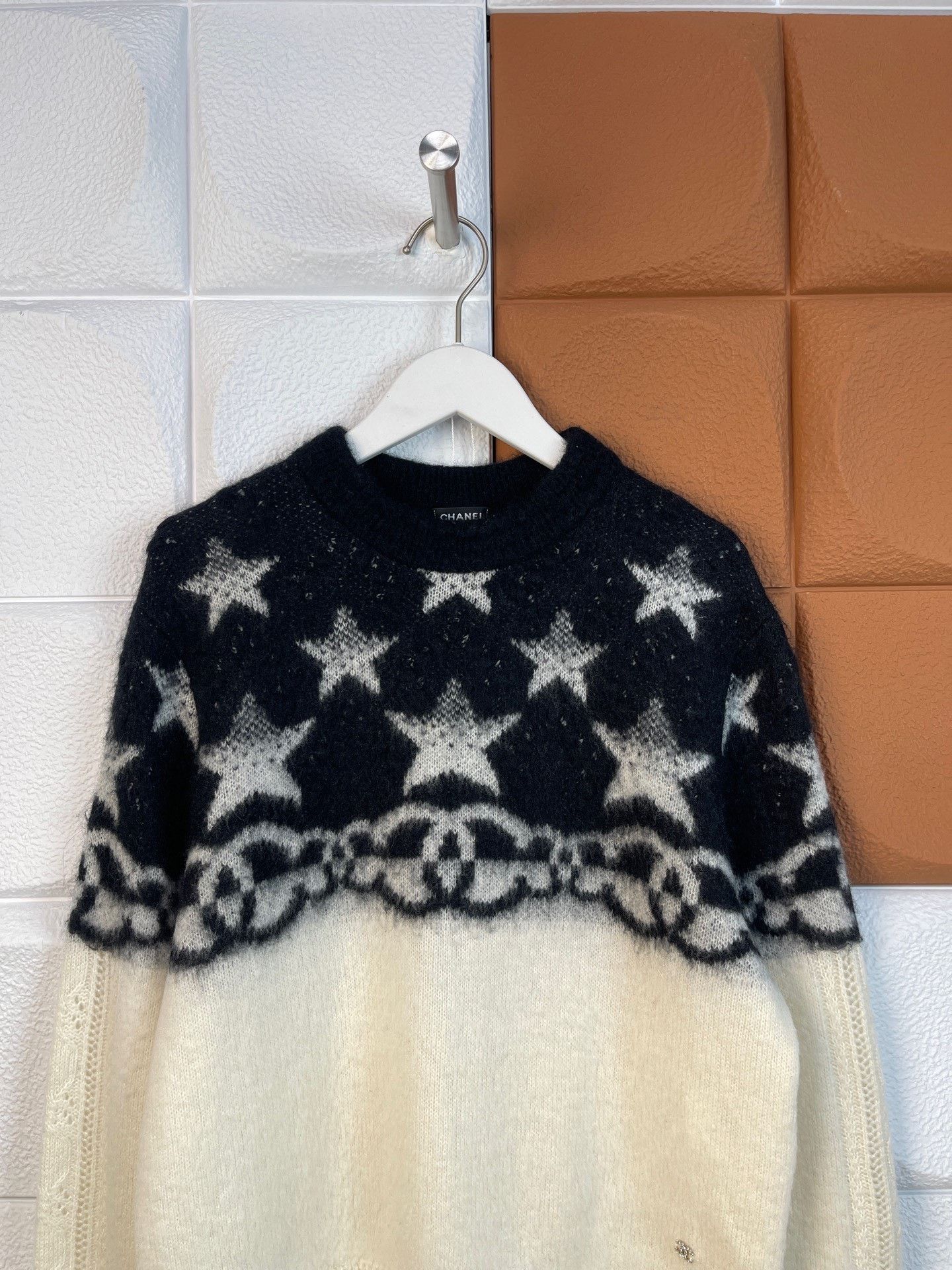 Chanel Chanel Sweater XS Women Size XS / US 0-2 / IT 36-38 - 3 Thumbnail