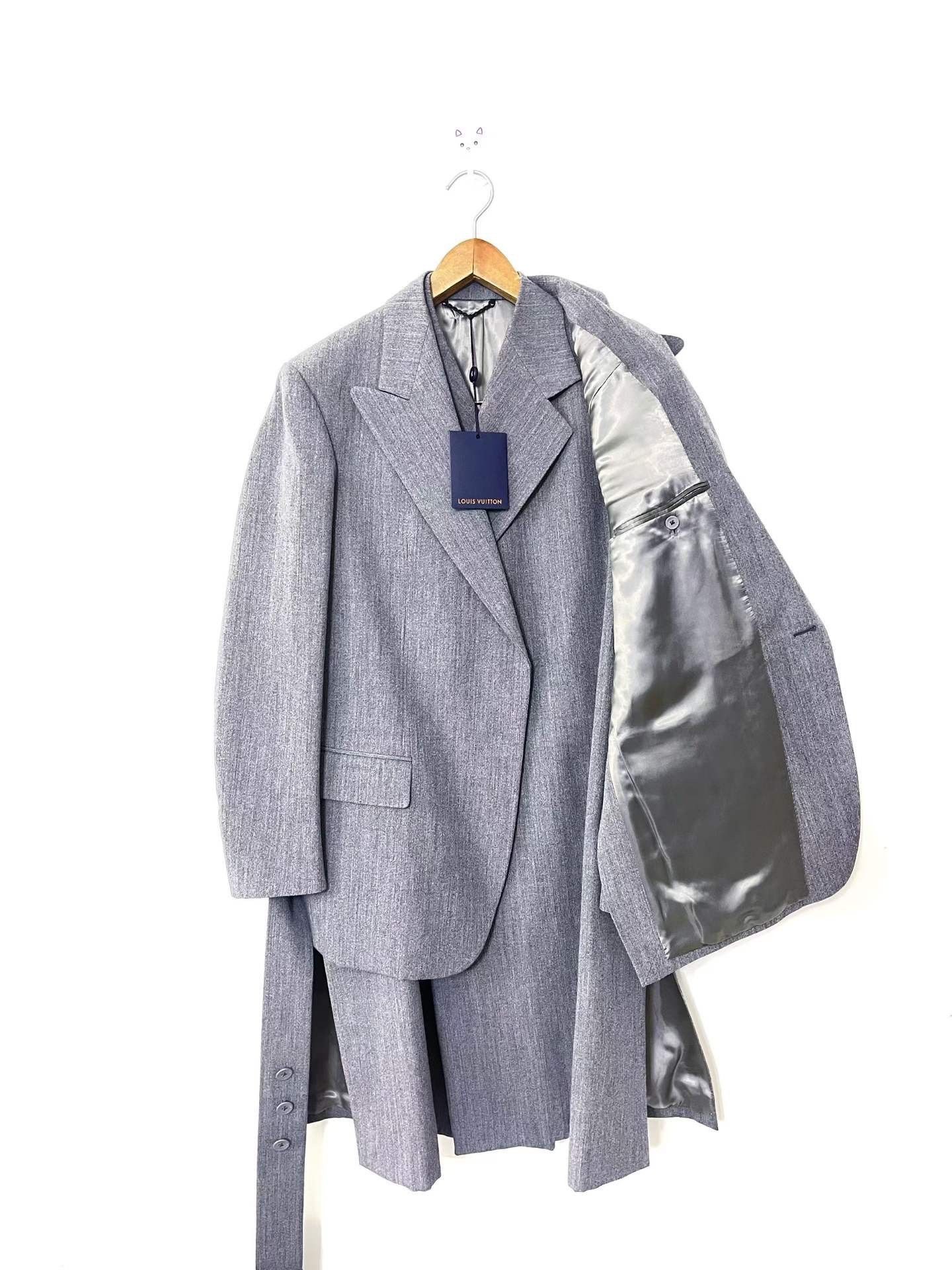 Louis Vuitton Louis Vuitton Formal Gray Suit 40r Men Size 40R - 2 Thumbnail