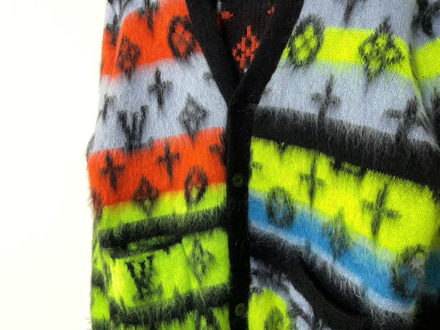 Louis Vuitton Louis Vuitton Multi Sweater S Women Size S / US 4 / IT 40 - 2 Thumbnail