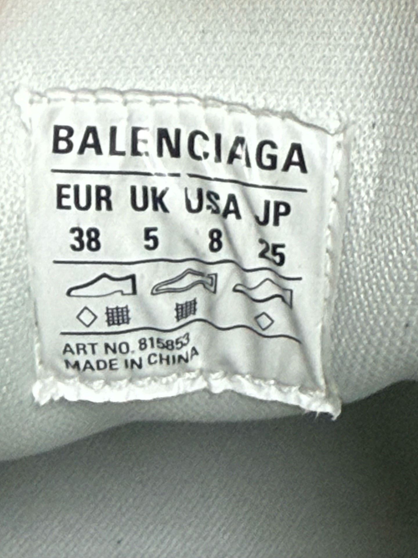 Balenciaga Balenciaga Distressed White Lowtop Sneakers us_7-5 Women Size US 7.5 / IT 37.5 - 7 Thumbnail