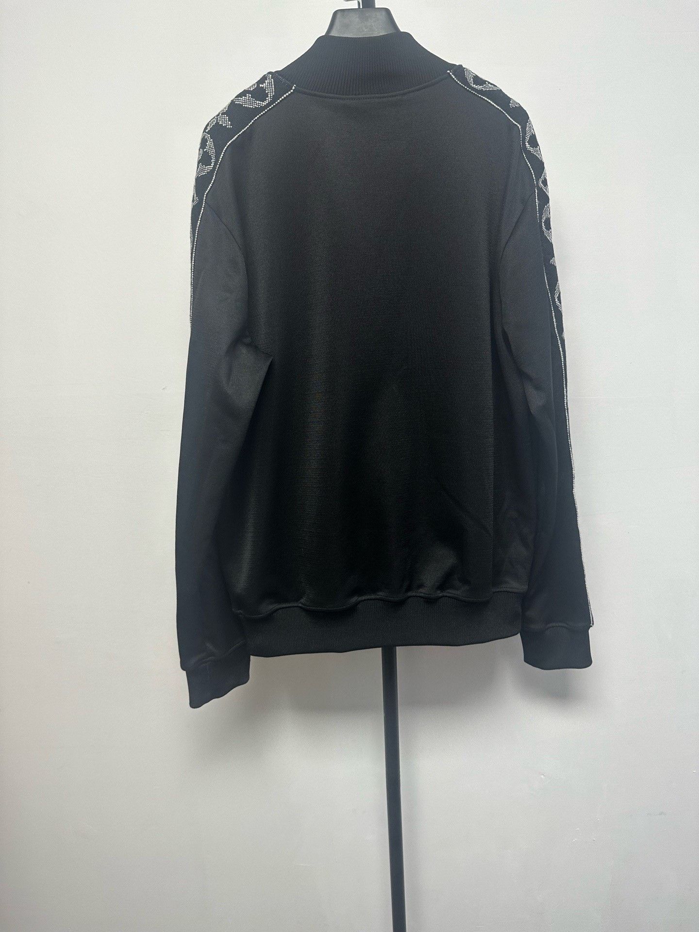 Louis Vuitton Louis Vuitton Printed Graphic Black Light Jacket l Men Size US L / EU 52-54 / 3 - 2 Thumbnail