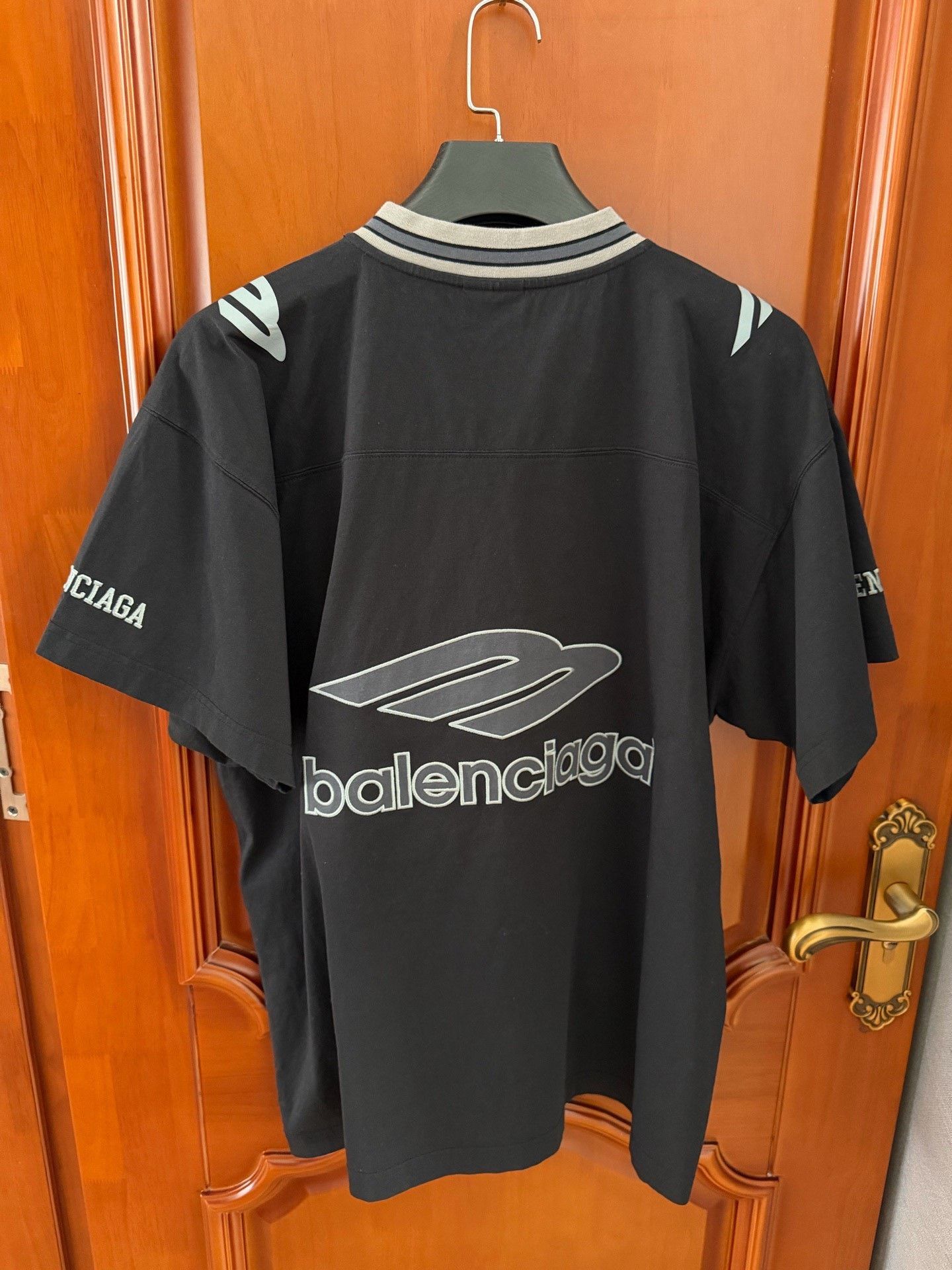 Balenciaga Balenciaga Retro Embroidered T-Shirt s Men Size US S / EU 44-46 / 1 - 2 Thumbnail