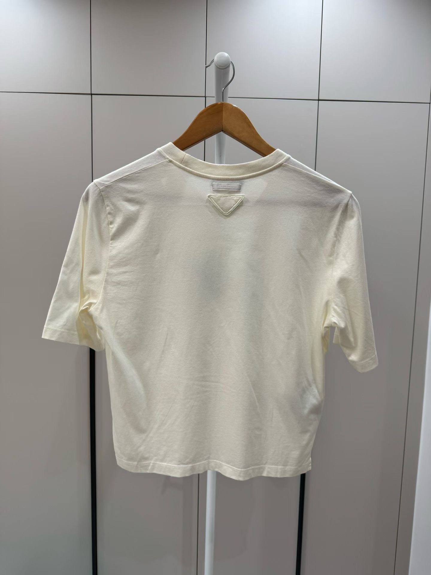 Prada Prada T-Shirt M Women Size M / US 6-8 / IT 42-44 - 3 Thumbnail