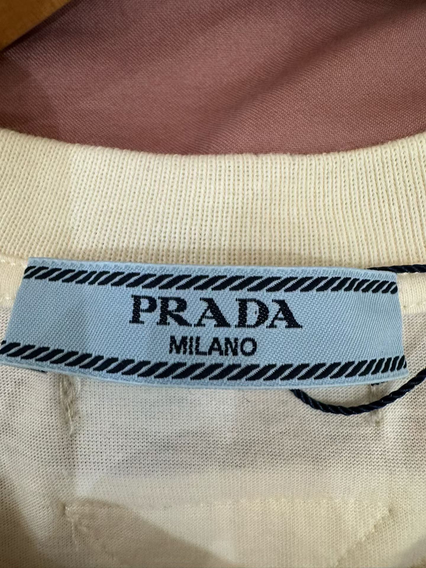 Prada Prada T-Shirt M Women Size M / US 6-8 / IT 42-44 - 4 Thumbnail