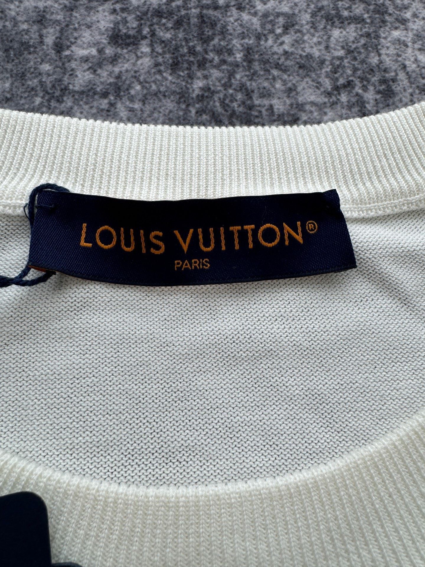 Louis Vuitton Louis Vuitton Knit White Sweater xl Men Size US XL / EU 56 / 4 - 5 Thumbnail