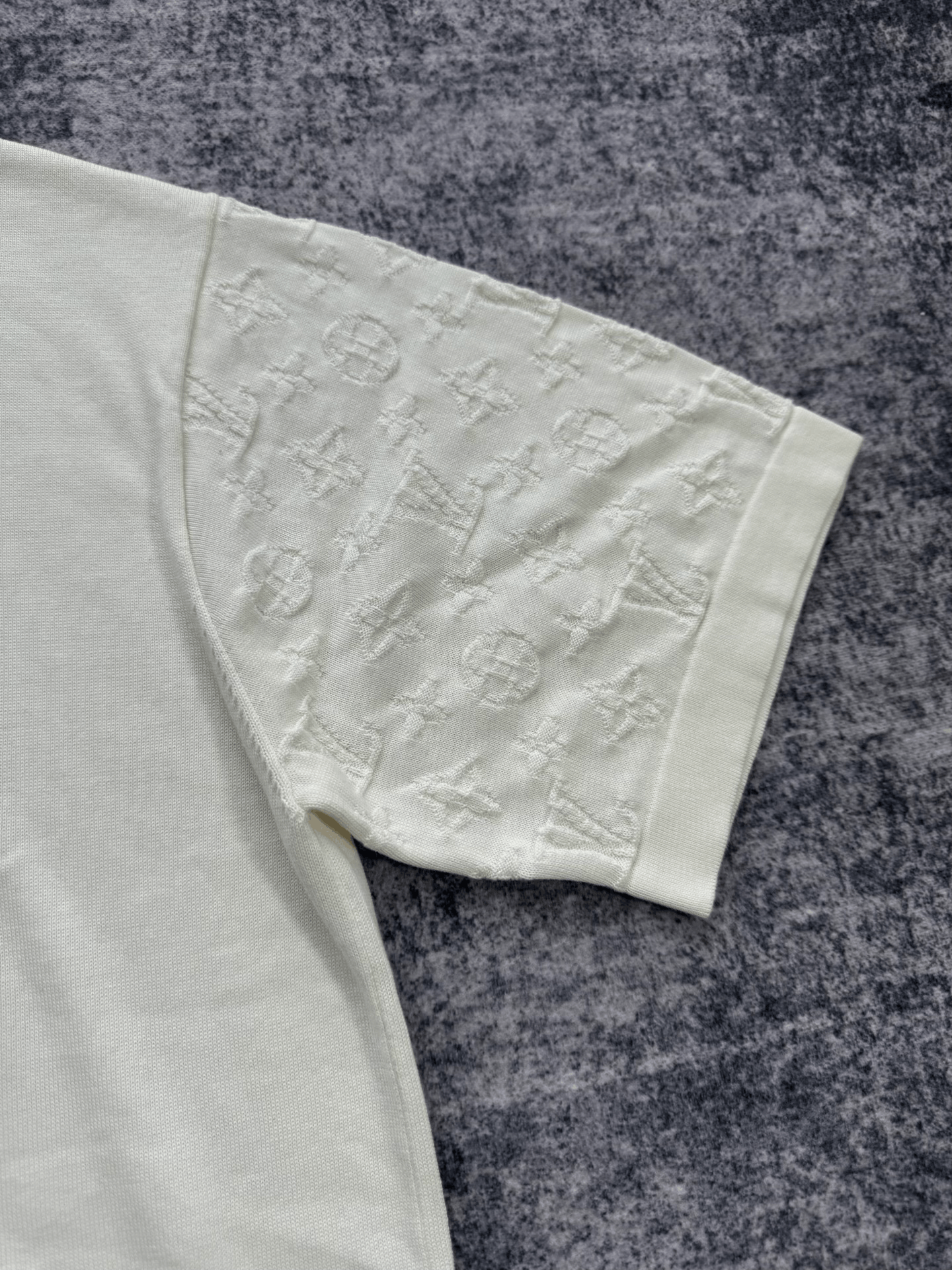 Louis Vuitton Louis Vuitton Knit White Sweater xl Men Size US XL / EU 56 / 4 - 3 Thumbnail