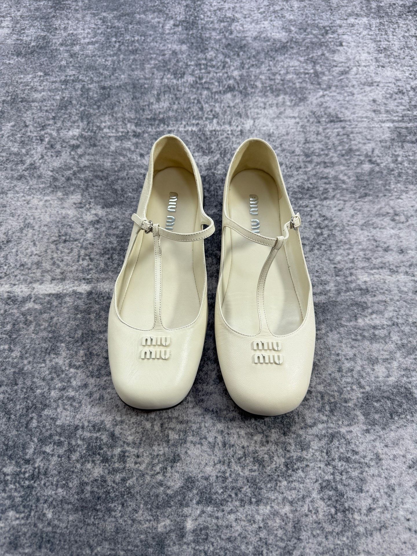 Miu Miu Miu Miu Retro White Lowtop Sneakers us_6-5 Women Size US 6.5 / IT 36.5 - 2 Thumbnail