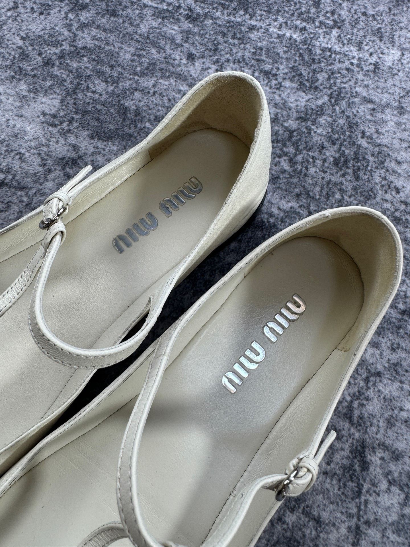 Miu Miu Miu Miu Retro White Lowtop Sneakers us_6-5 Women Size US 6.5 / IT 36.5 - 5 Thumbnail