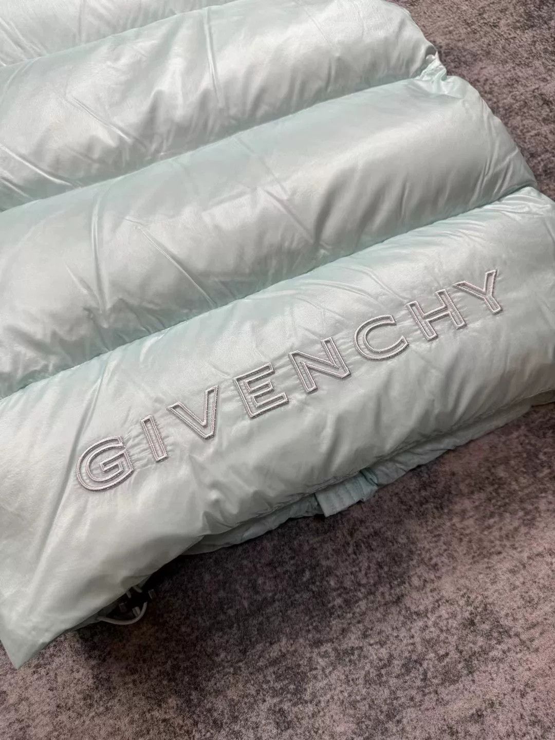 Givenchy Givenchy Down Blue Vest m Men Size US M / EU 48-50 / 2 - 5 Thumbnail