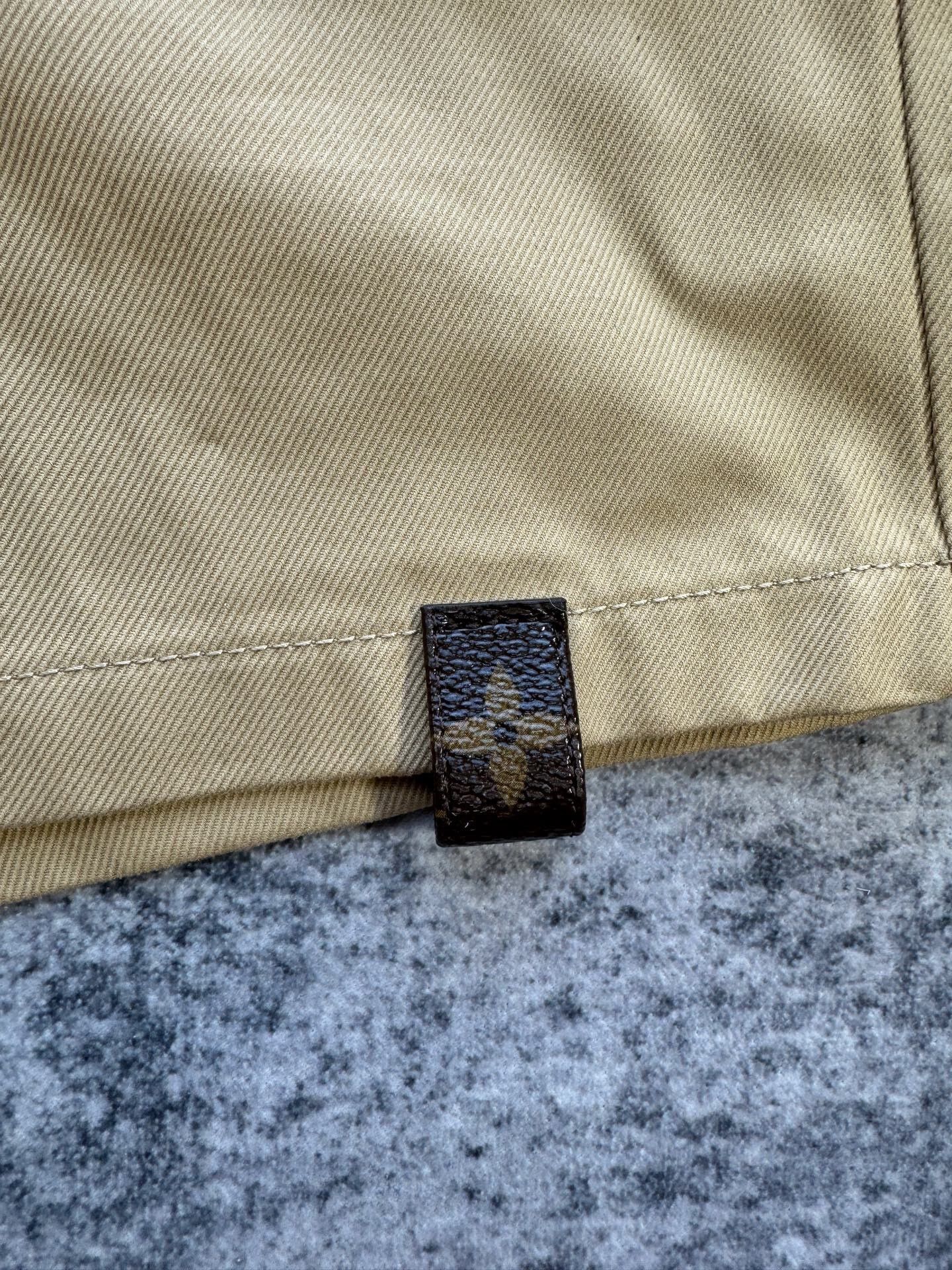 Louis Vuitton Louis Vuitton Beige Pants 26 Women Size 26" / US 2 / IT 38 - 4 Thumbnail