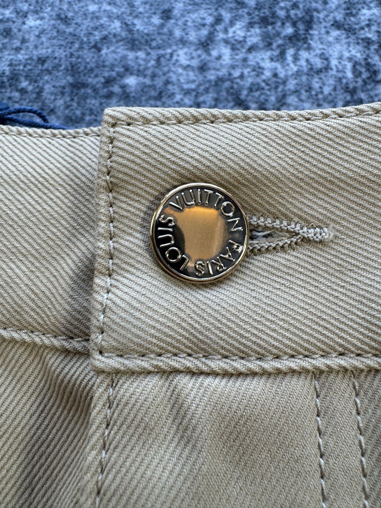 Louis Vuitton Louis Vuitton Beige Pants 26 Women Size 26" / US 2 / IT 38 - 3 Thumbnail