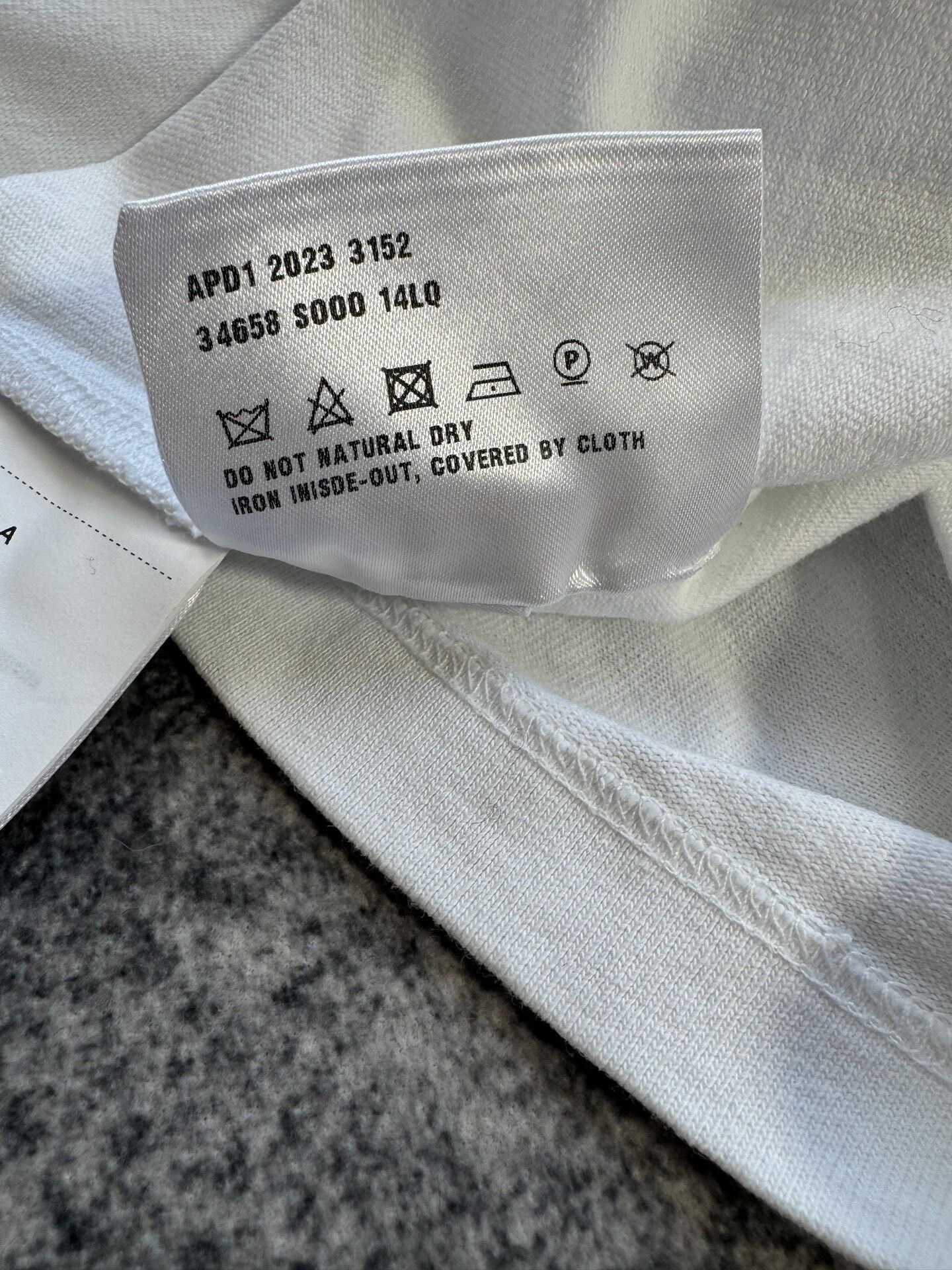 Prada Prada Retro White T-Shirt S Women Size S / US 4 / IT 40 - 7 Thumbnail