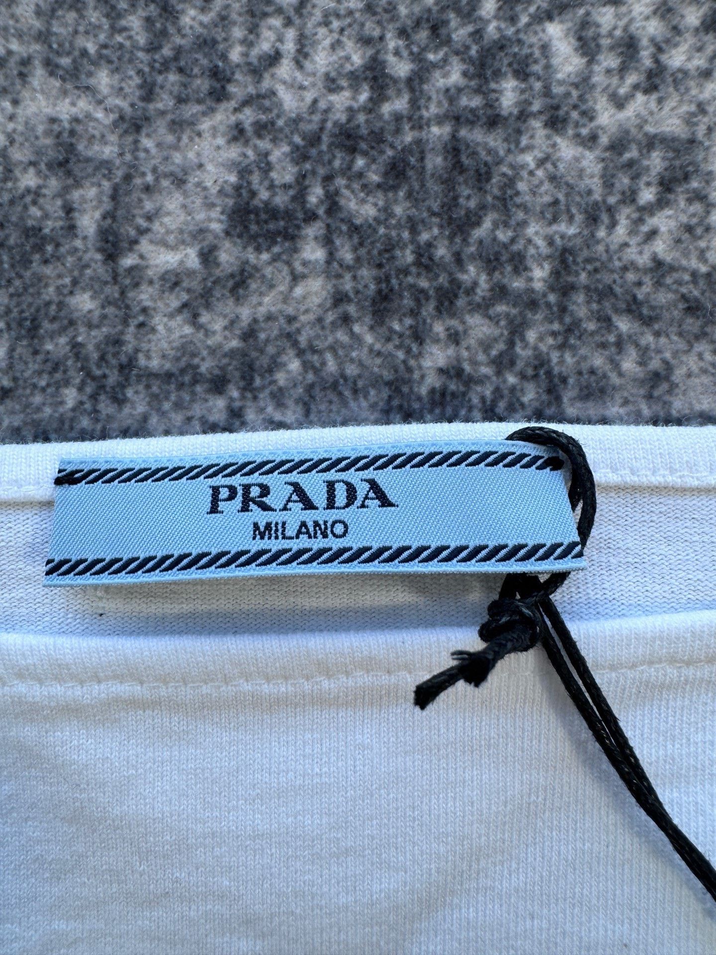 Prada Prada Retro White T-Shirt S Women Size S / US 4 / IT 40 - 5 Thumbnail