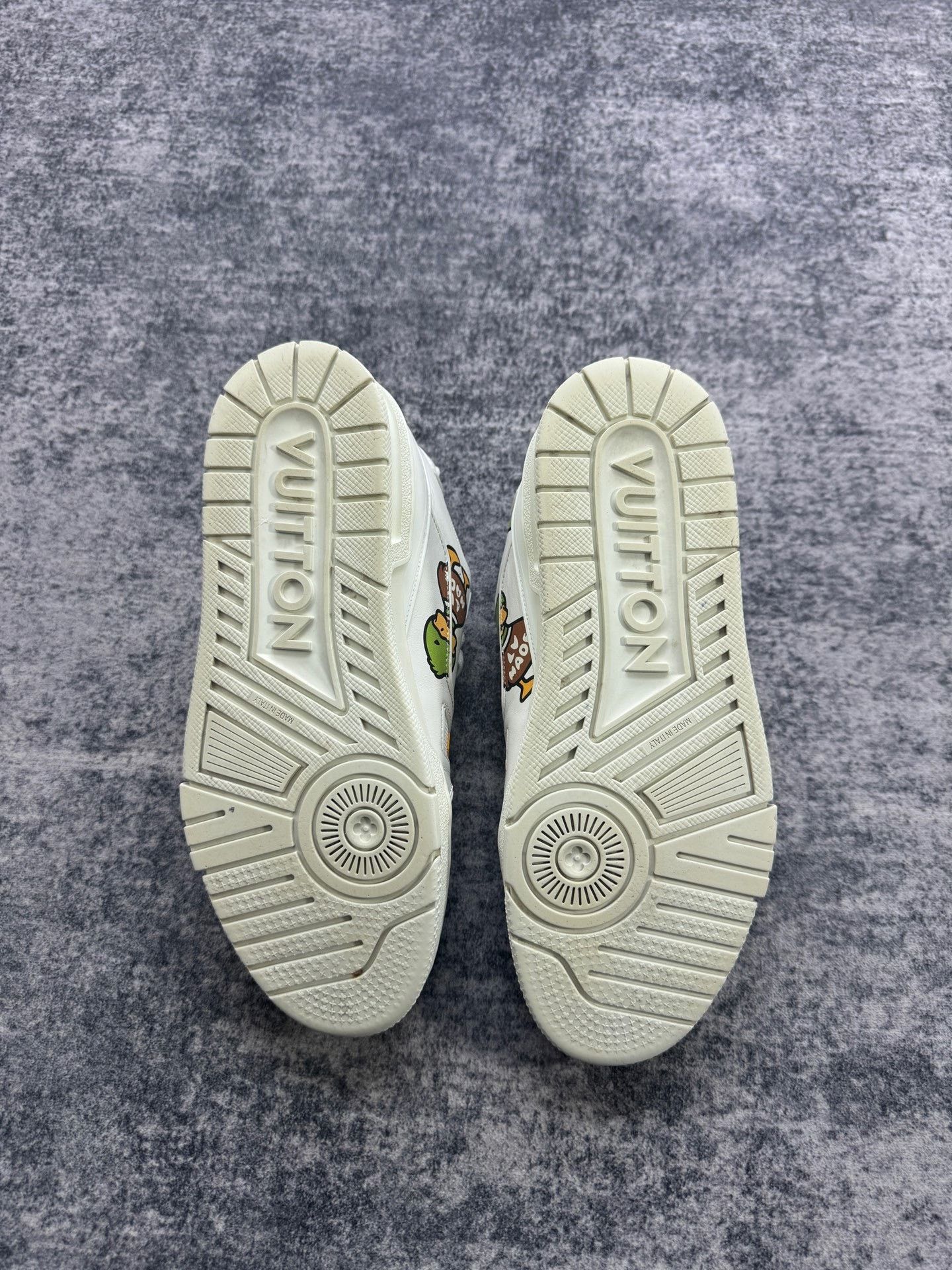 Louis Vuitton Louis Vuitton Lowtop Sneakers 8 Men Size US 8 / EU 41 - 6 Thumbnail