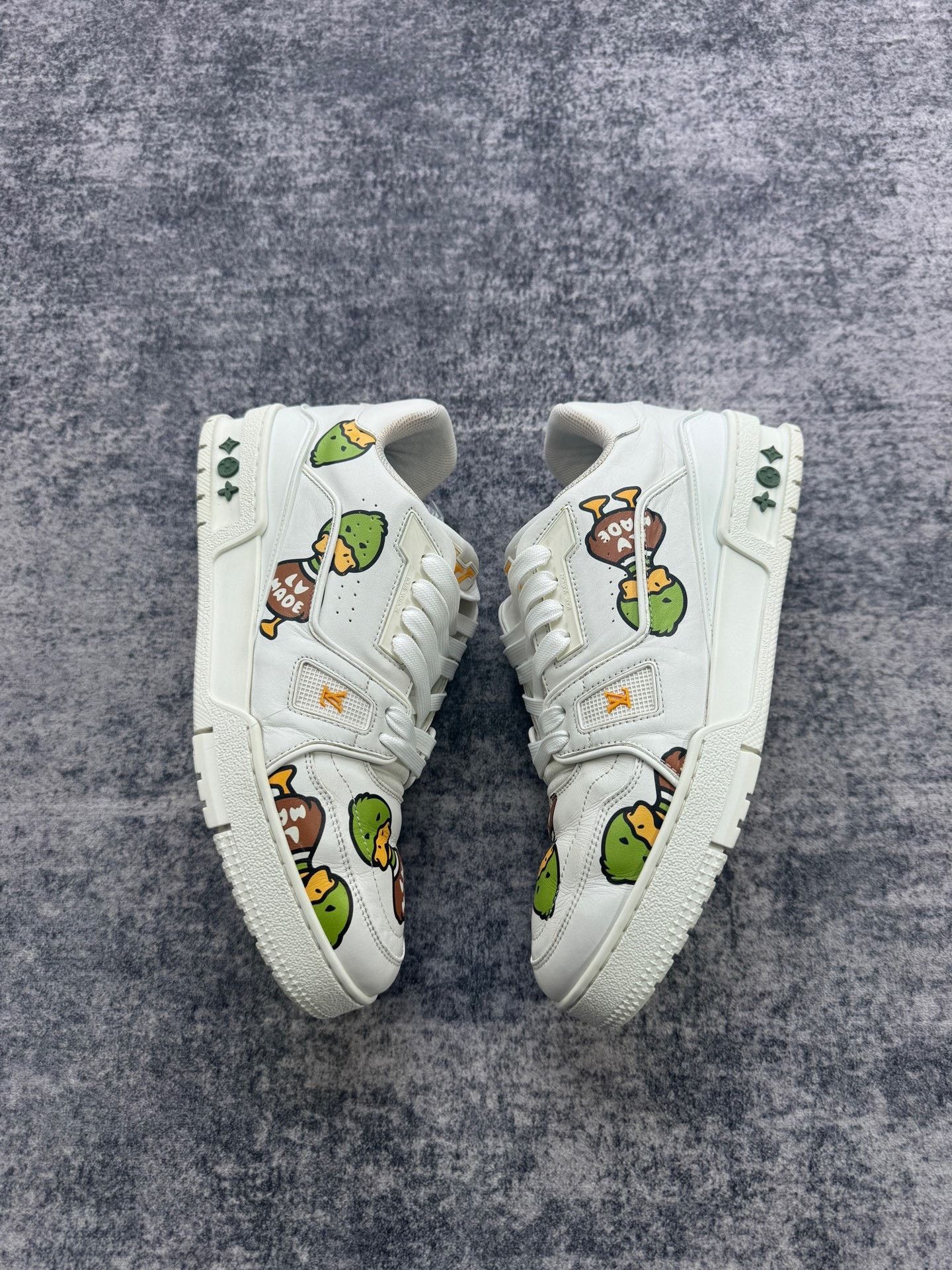 Louis Vuitton Louis Vuitton Lowtop Sneakers 8 Men Size US 8 / EU 41 - 3 Thumbnail