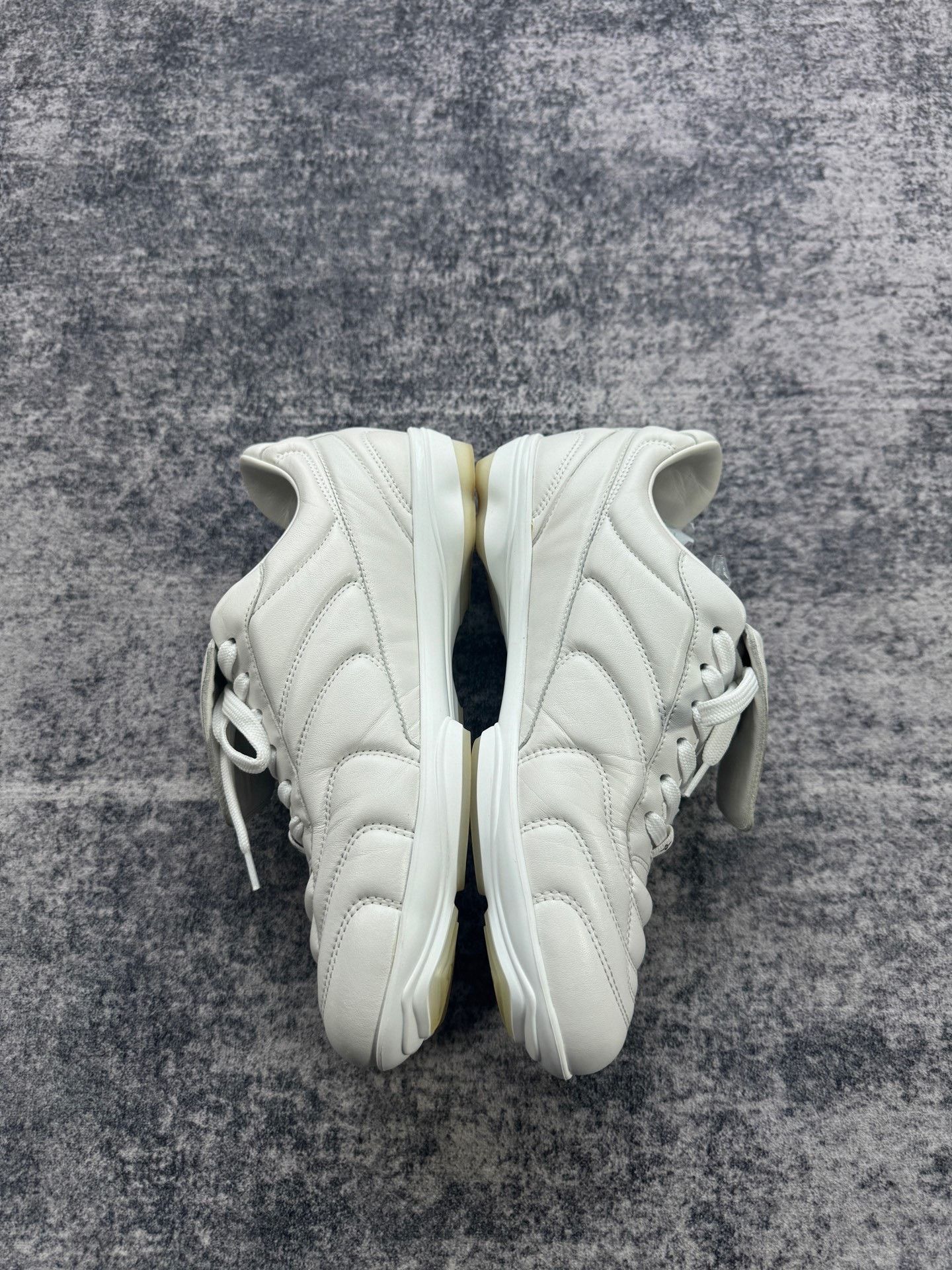 Louis Vuitton Louis Vuitton Football White Lowtop Sneakers 7.5 Men Size US 7.5 / EU 40-41 - 4 Thumbnail