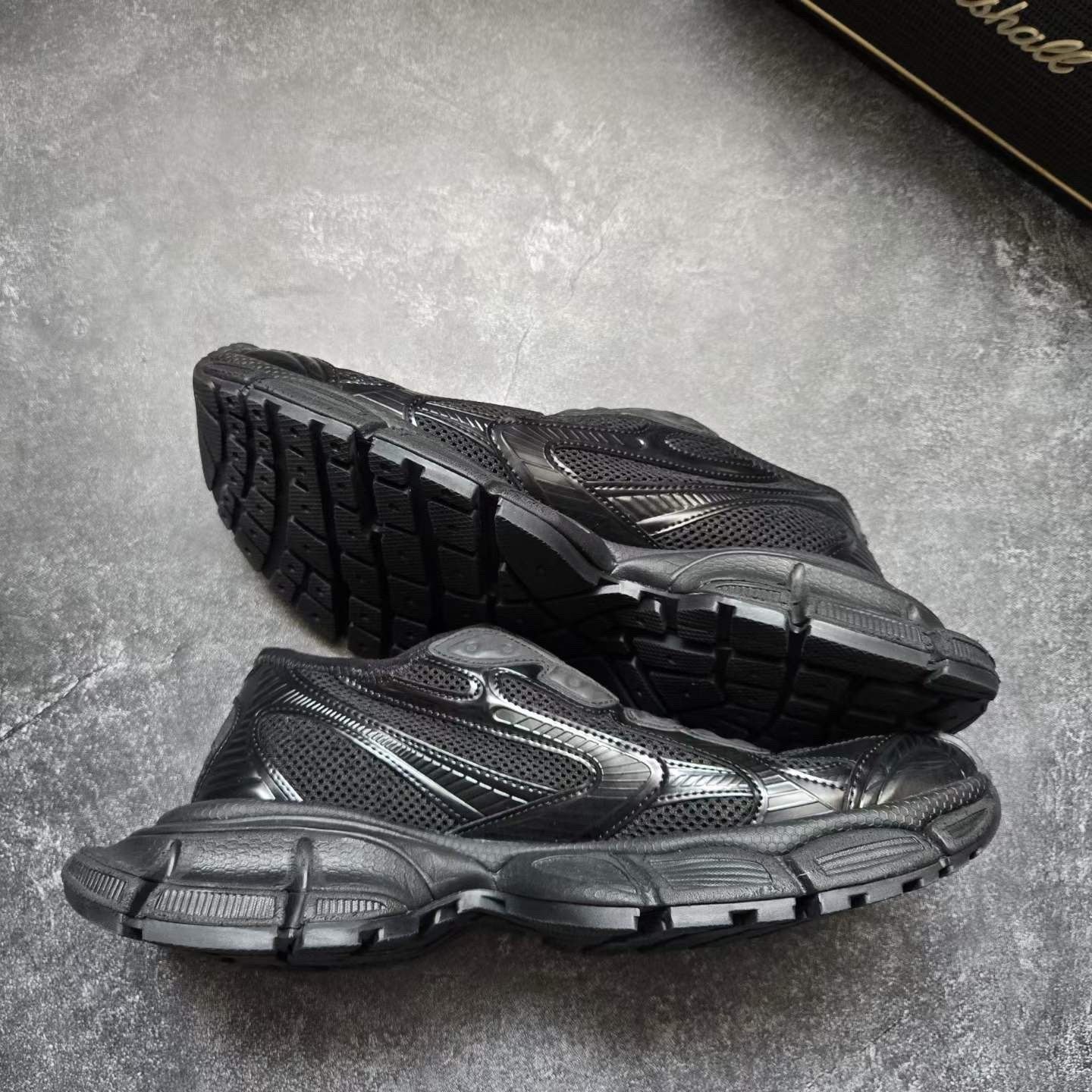 Balenciaga Balenciaga Black Lowtop Sneakers 8.5 Men Size US 8.5 / EU 41-42 - 6 Thumbnail