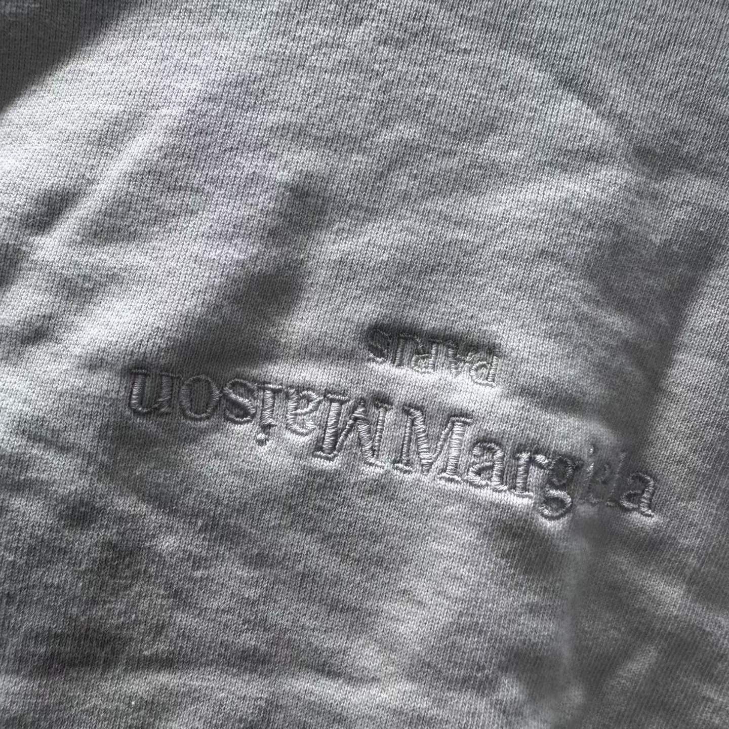Maison Margiela Maison Margiela Embroidered White Hoodie s Men Size US S / EU 44-46 / 1 - 4 Thumbnail