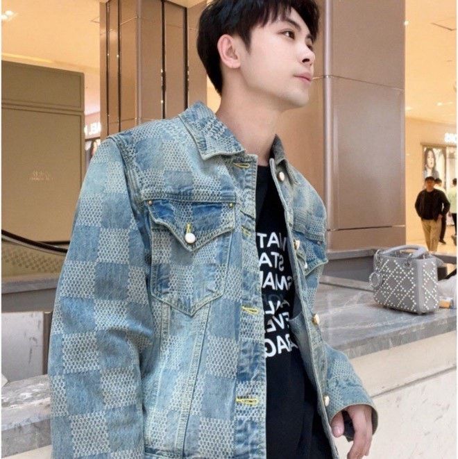 Louis Vuitton Louis Vuitton Blue Light Jacket xxl Men Size US XXL / EU 58 / 5 - 9 Thumbnail