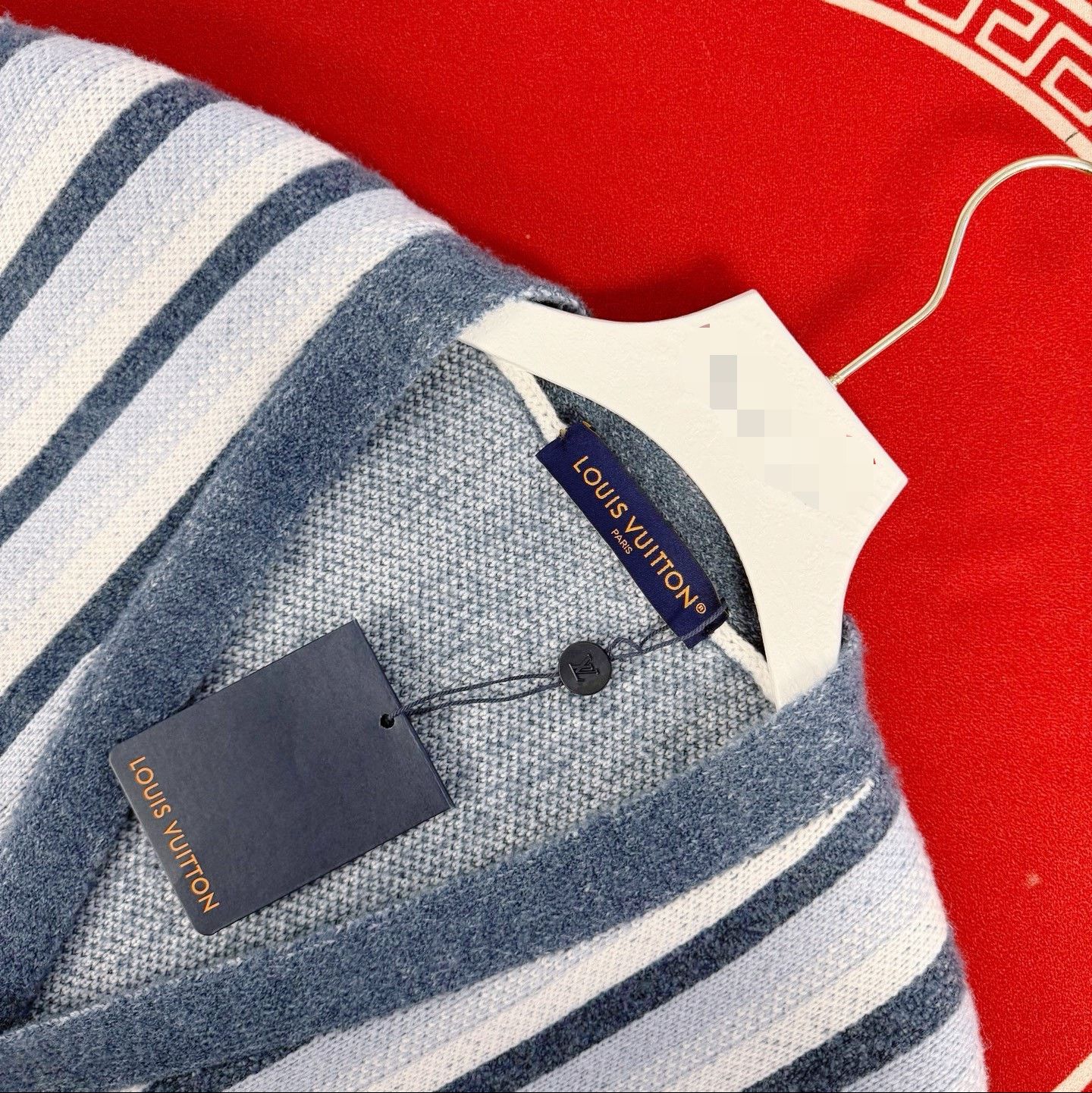 Louis Vuitton Louis Vuitton Blue Sweater s Men Size US S / EU 44-46 / 1 - 3 Thumbnail