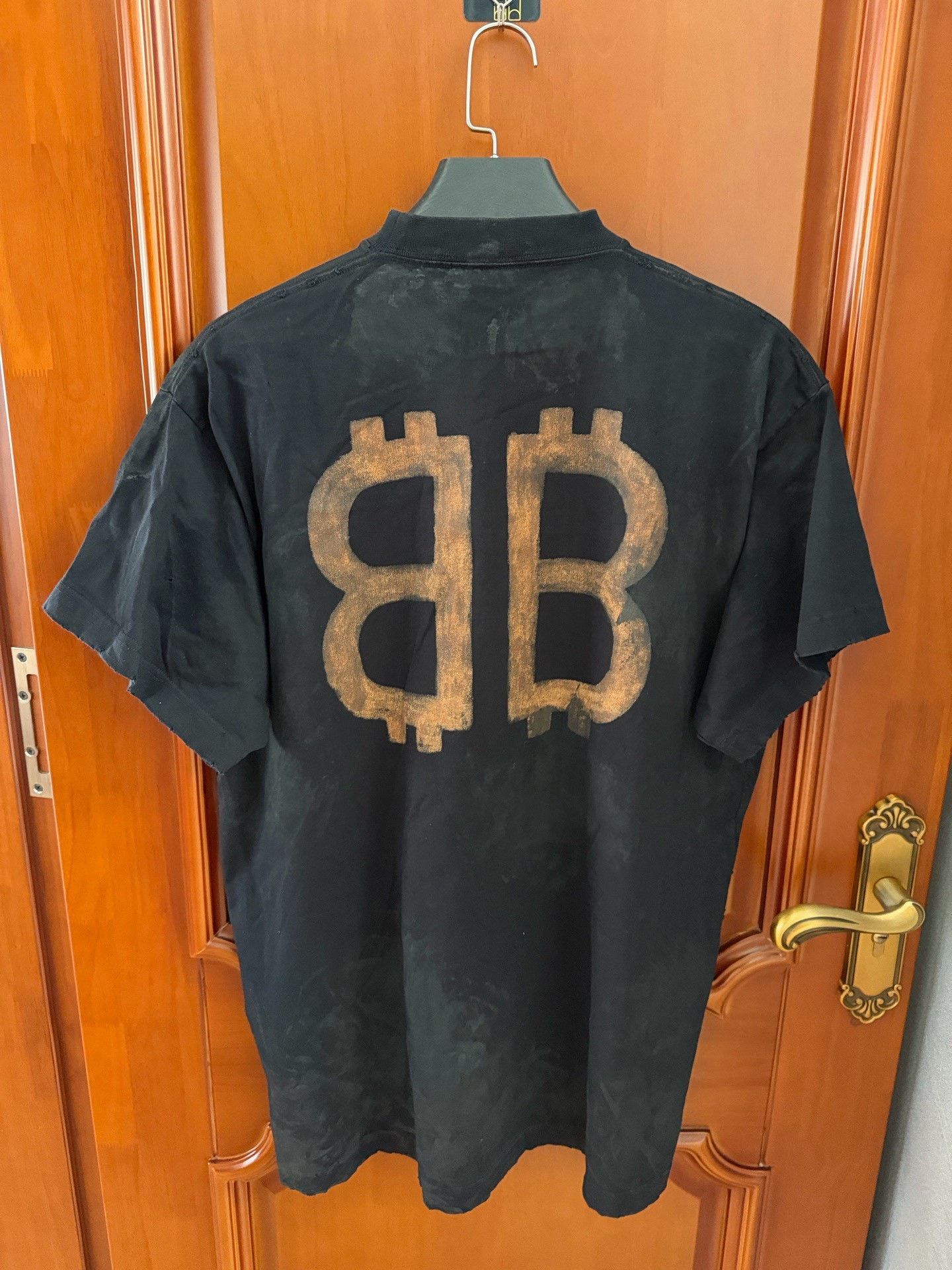 Balenciaga Balenciaga Distressed T-Shirt s Men Size US S / EU 44-46 / 1 - 2 Thumbnail