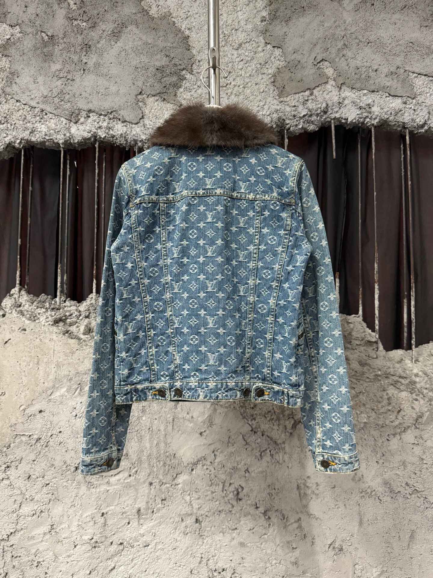 Louis Vuitton Louis Vuitton Denim Jacket S Women Size S / US 4 / IT 40 - 2 Thumbnail