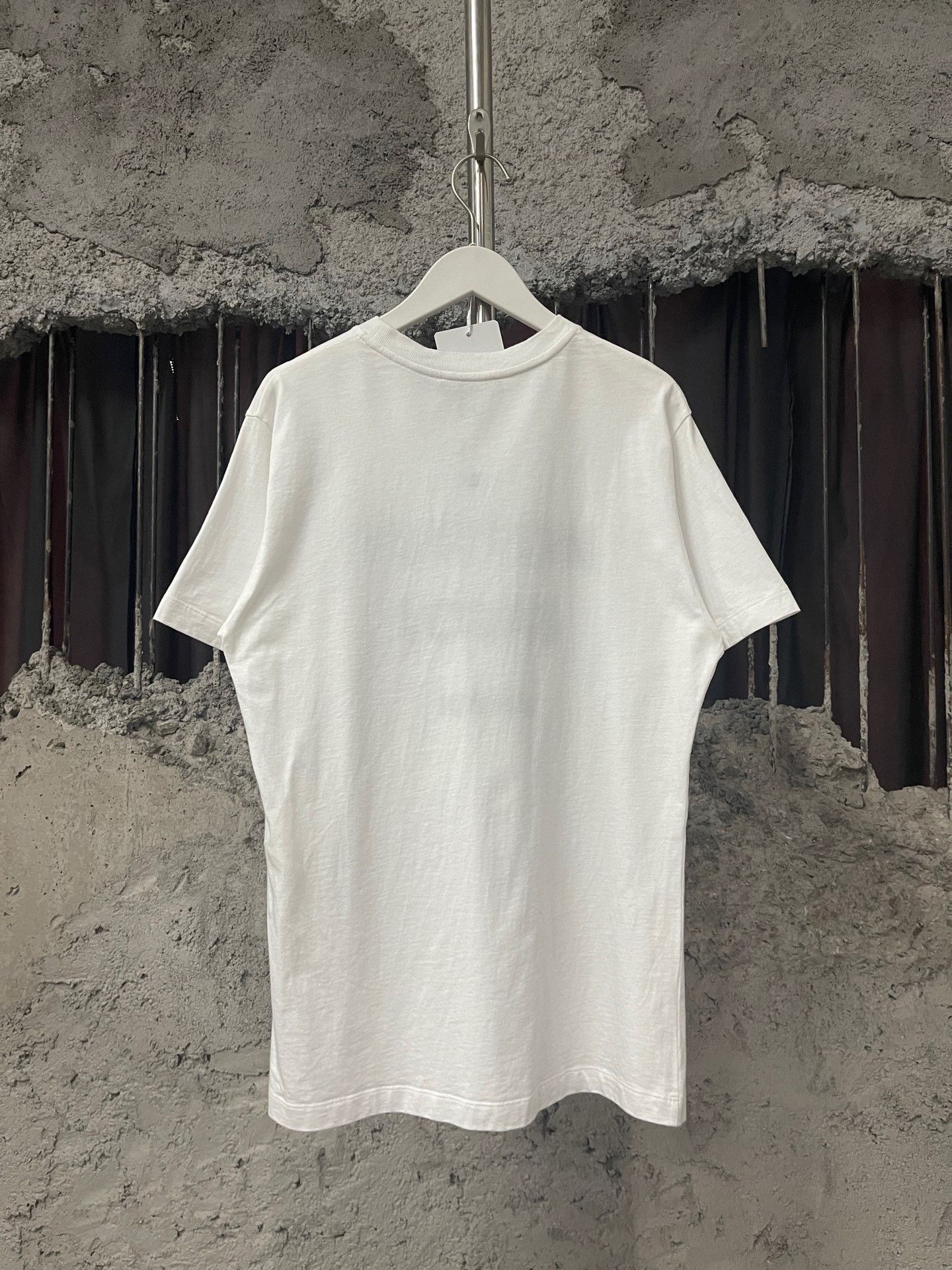 Louis Vuitton Louis Vuitton Retro T-Shirt l Men Size US L / EU 52-54 / 3 - 2 Thumbnail