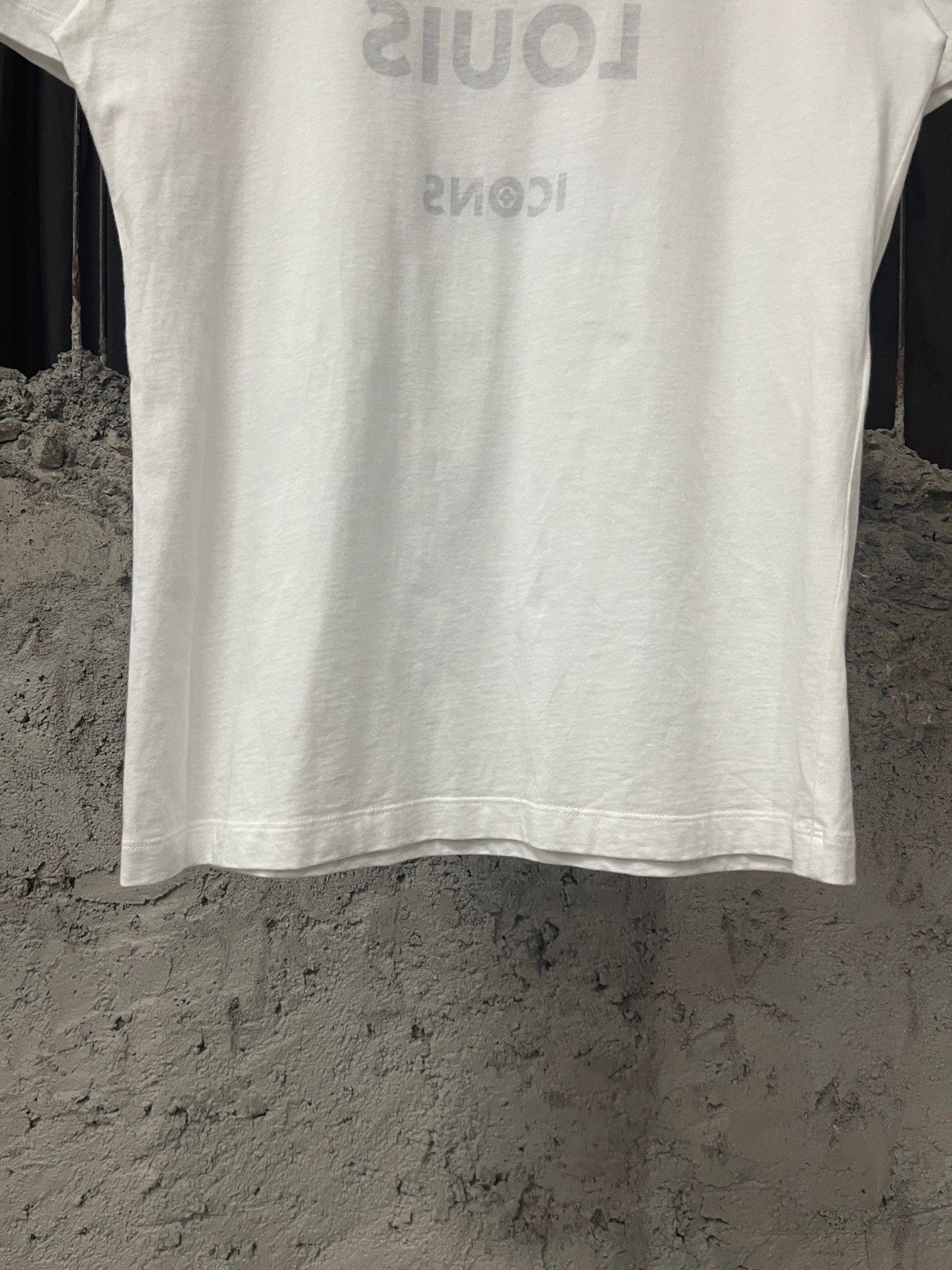 Louis Vuitton Louis Vuitton Retro T-Shirt l Men Size US L / EU 52-54 / 3 - 4 Thumbnail