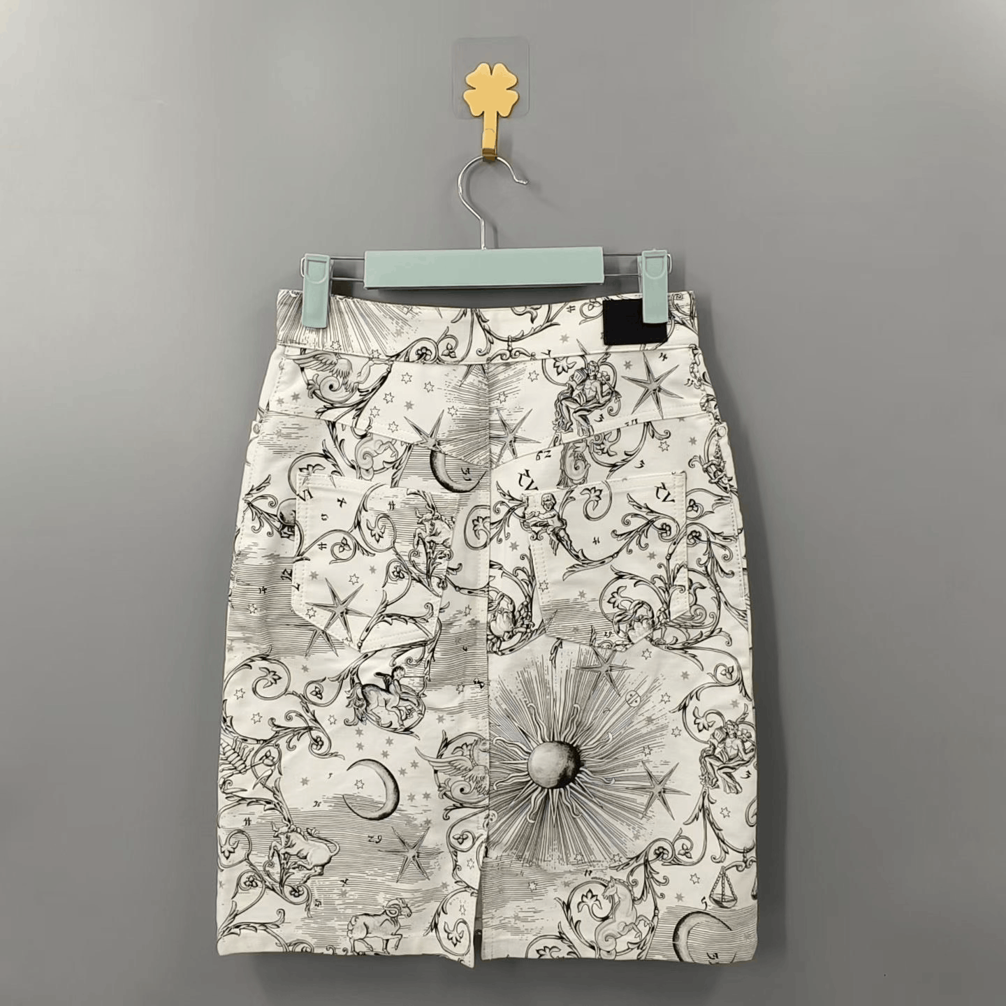 Hermes Hermes Casual Graphic White Skirt 26 Women Size 26" / US 2 / IT 38 - 2 Thumbnail