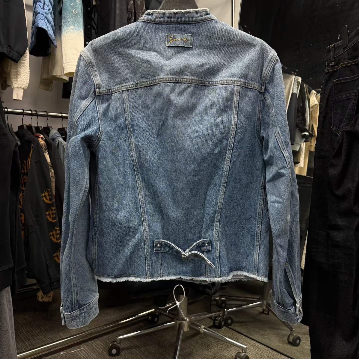 Givenchy Givenchy Denim Light Jacket l Men Size US L / EU 52-54 / 3 - 2 Thumbnail