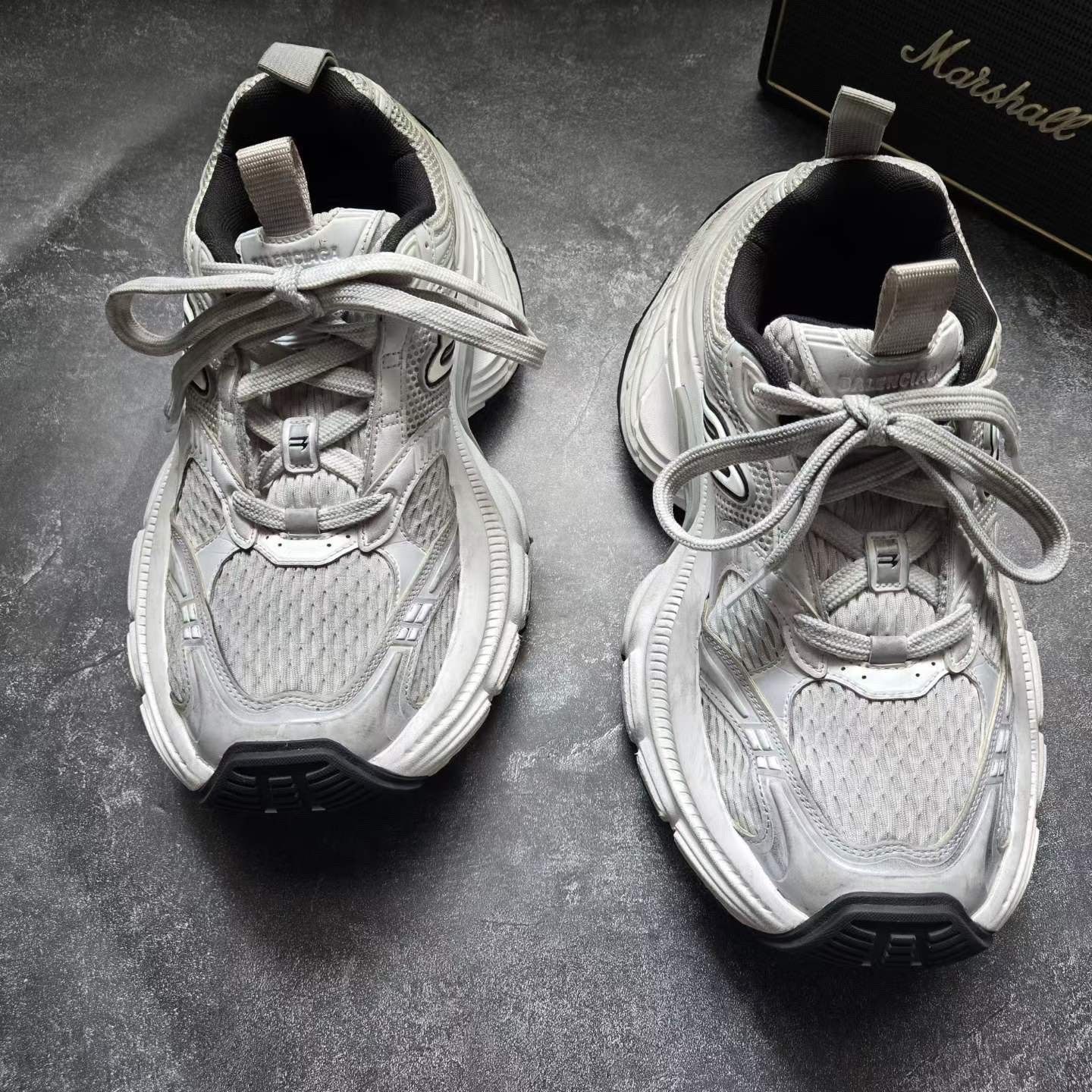 Balenciaga Balenciaga White Lowtop Sneakers 7.5 Men Size US 7.5 / EU 40-41 - 2 Thumbnail
