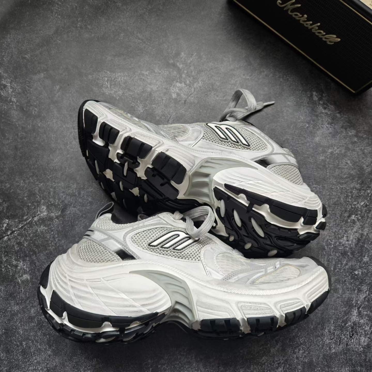 Balenciaga Balenciaga White Lowtop Sneakers 7.5 Men Size US 7.5 / EU 40-41 - 6 Thumbnail