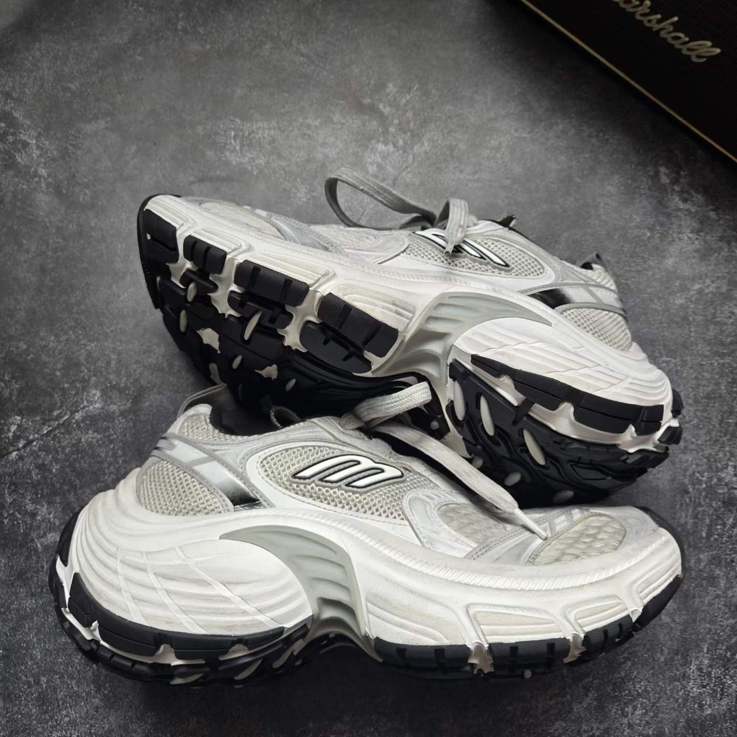 Balenciaga Balenciaga White Lowtop Sneakers 7.5 Men Size US 7.5 / EU 40-41 - 5 Thumbnail